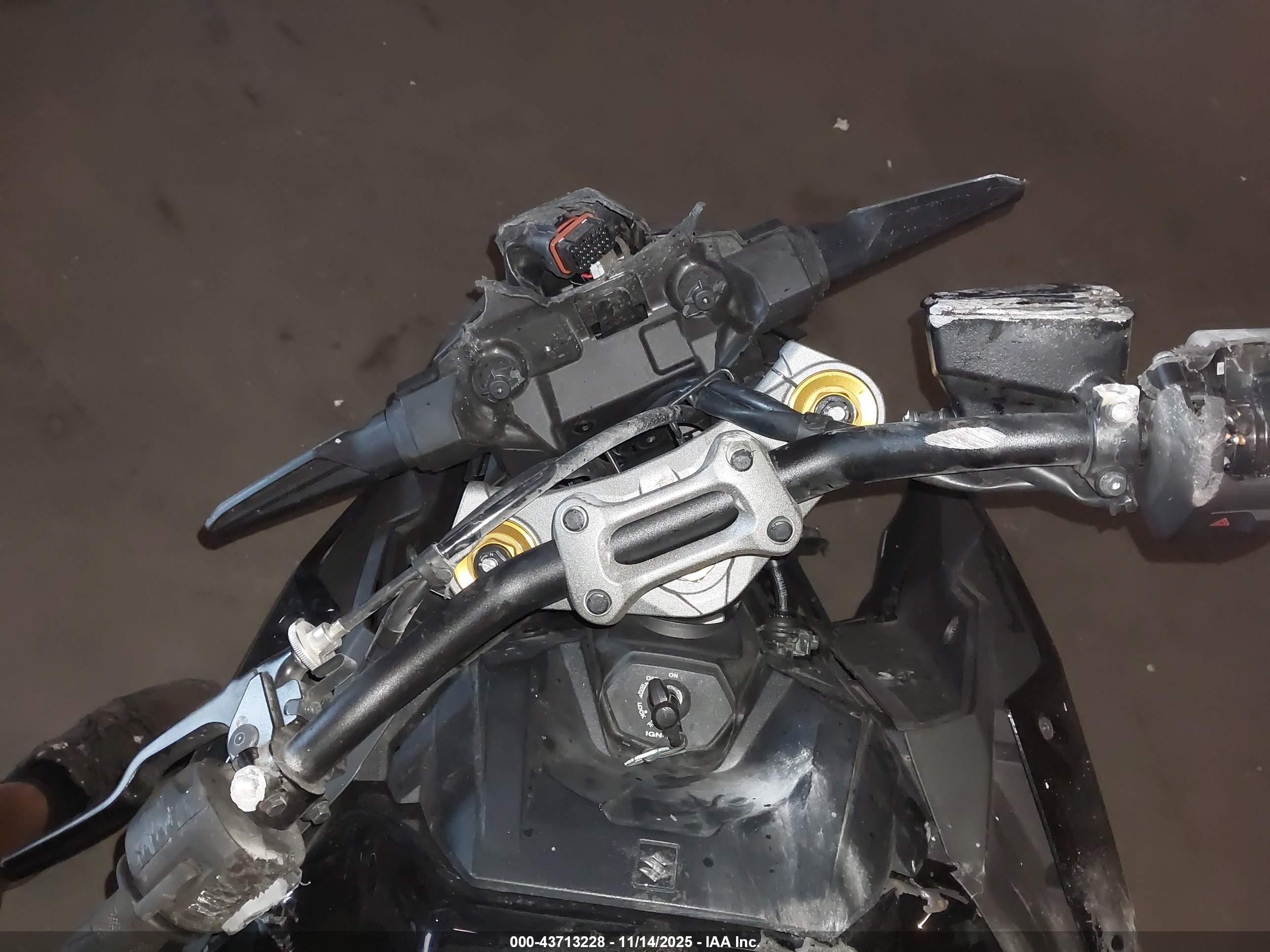 SUZUKI GSX-S1000 image 7