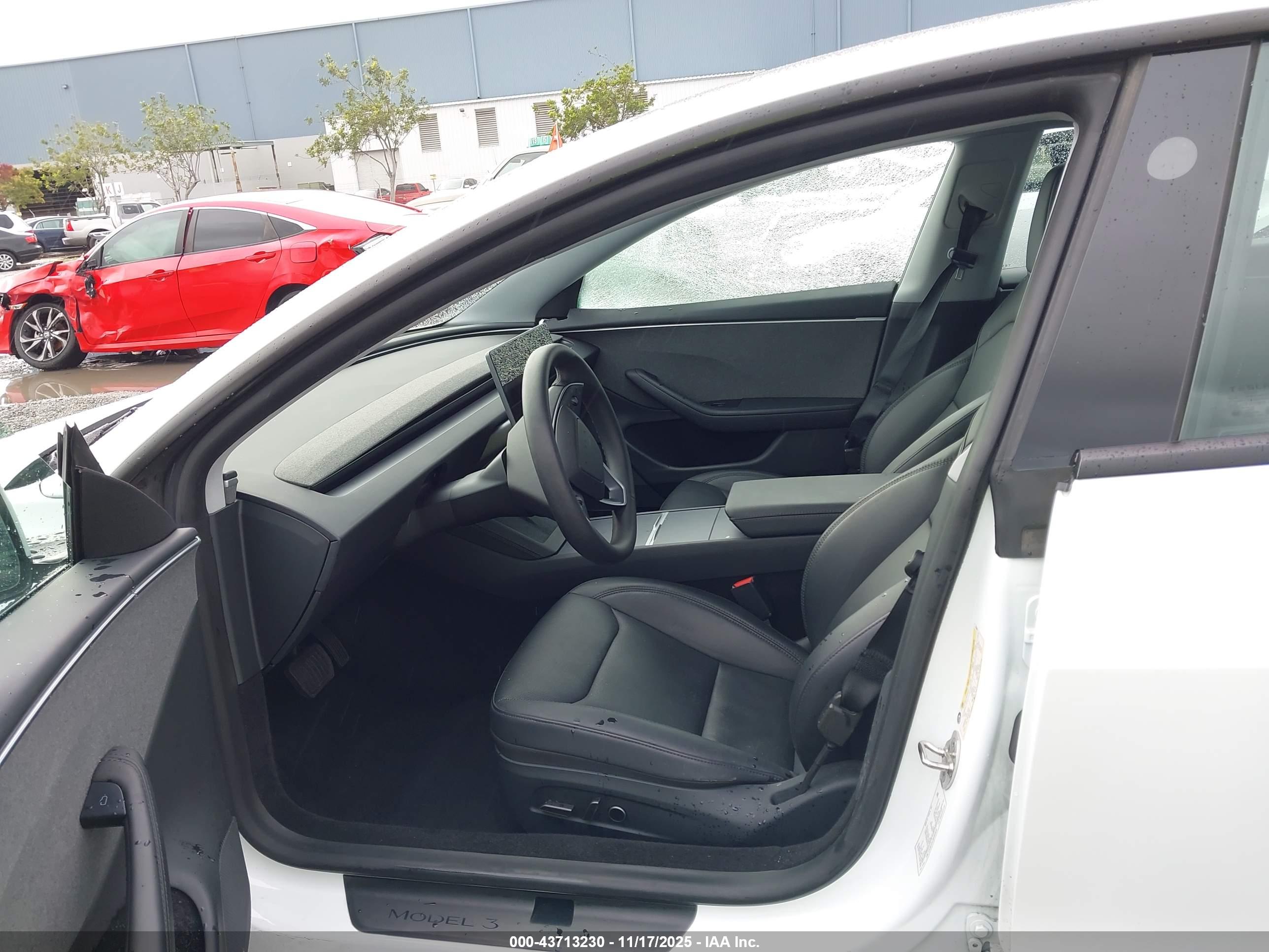 TESLA MODEL image 5