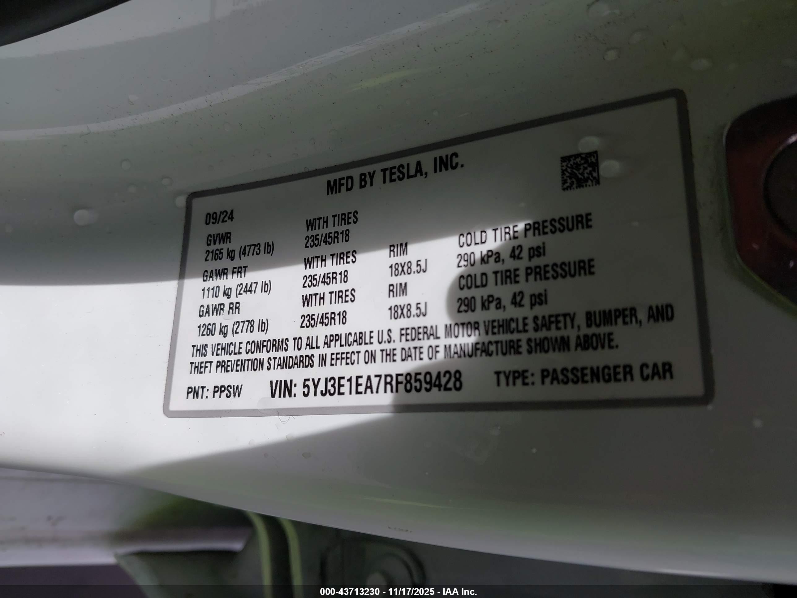 TESLA MODEL image 9