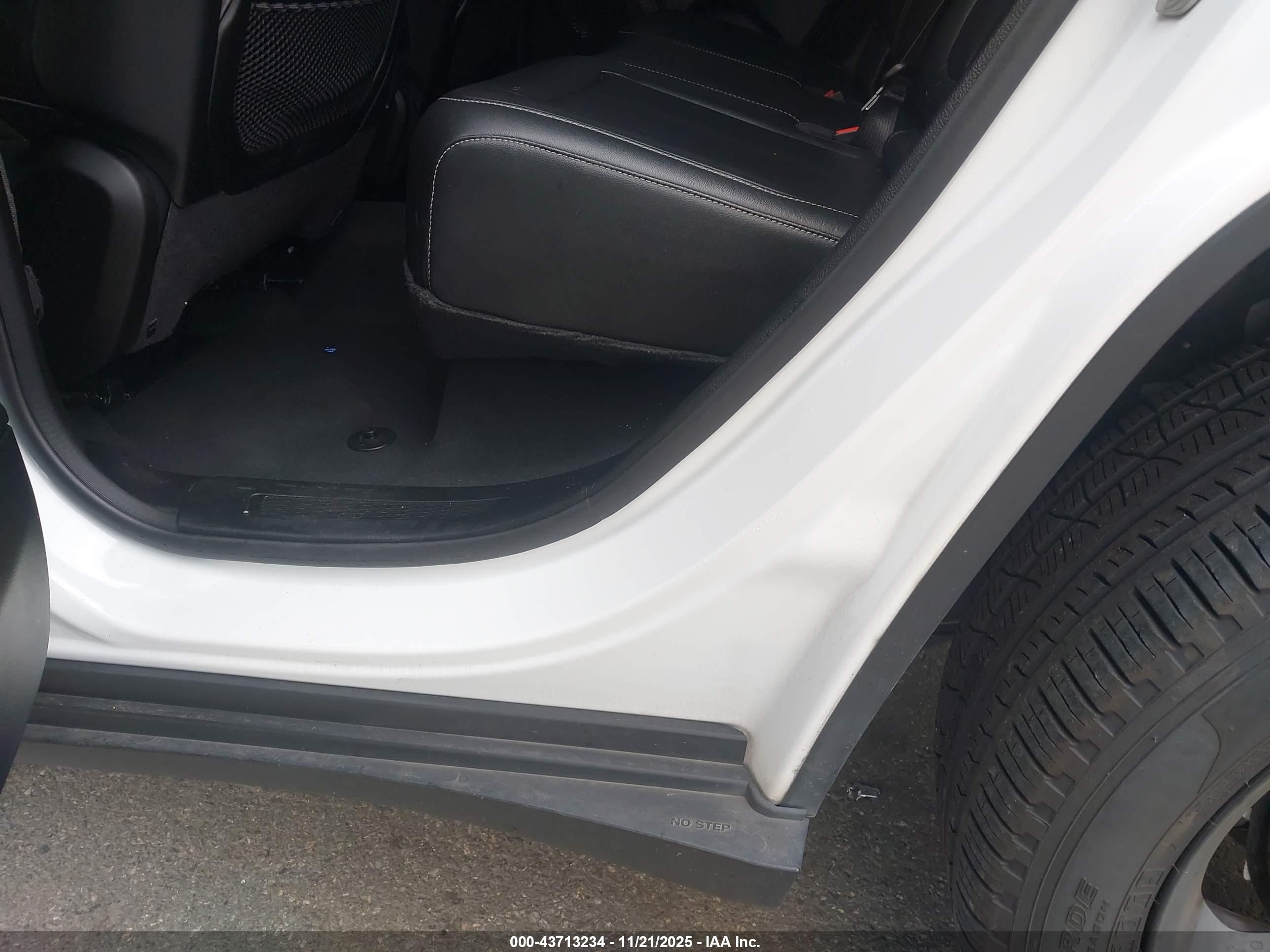 JEEP GRAND image 6