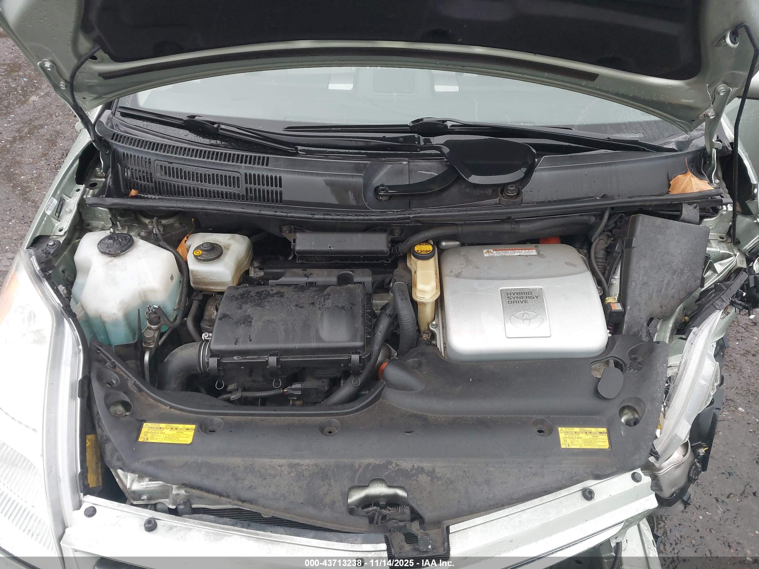 TOYOTA PRIUS image 10