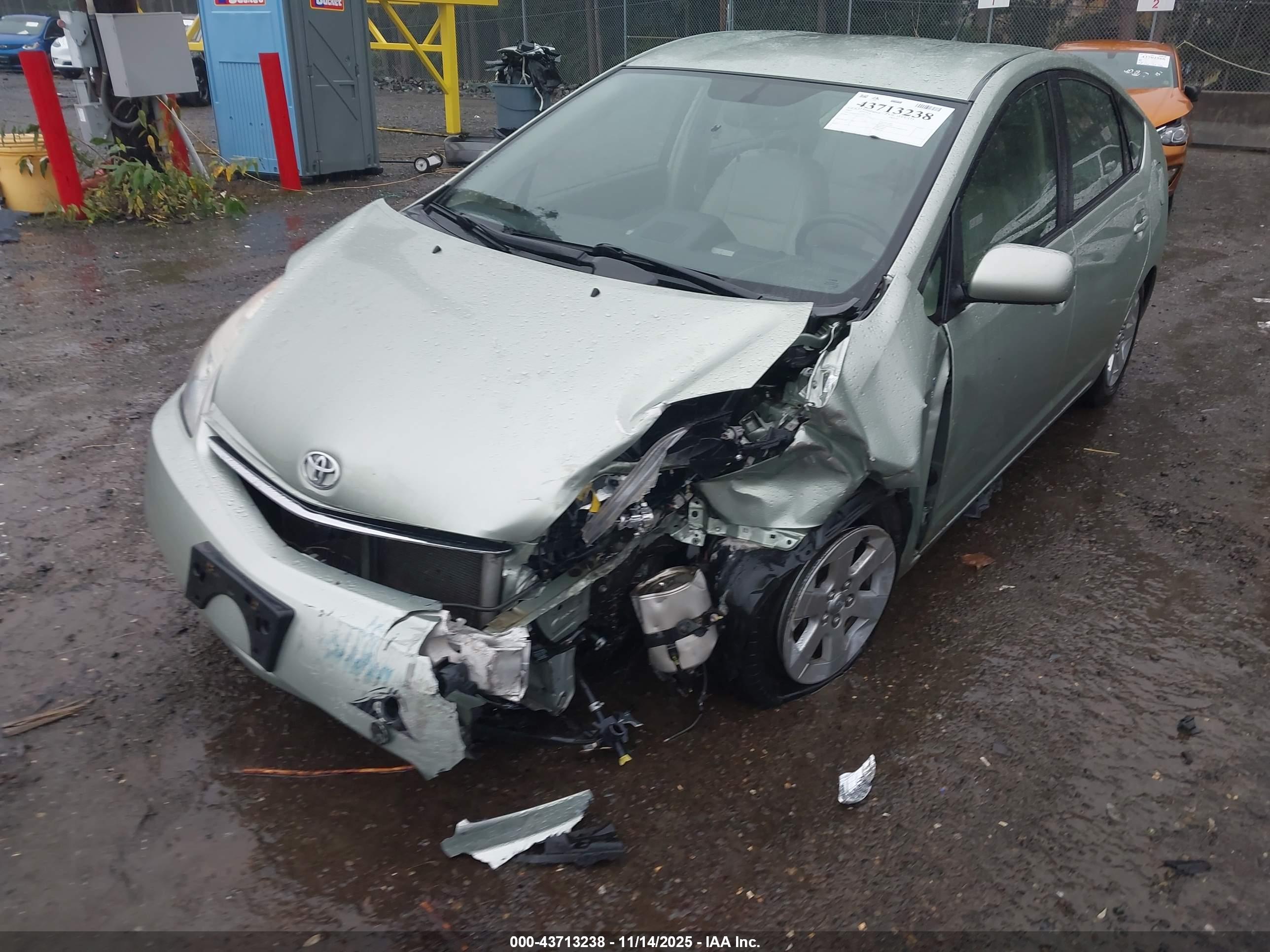 TOYOTA PRIUS image 6