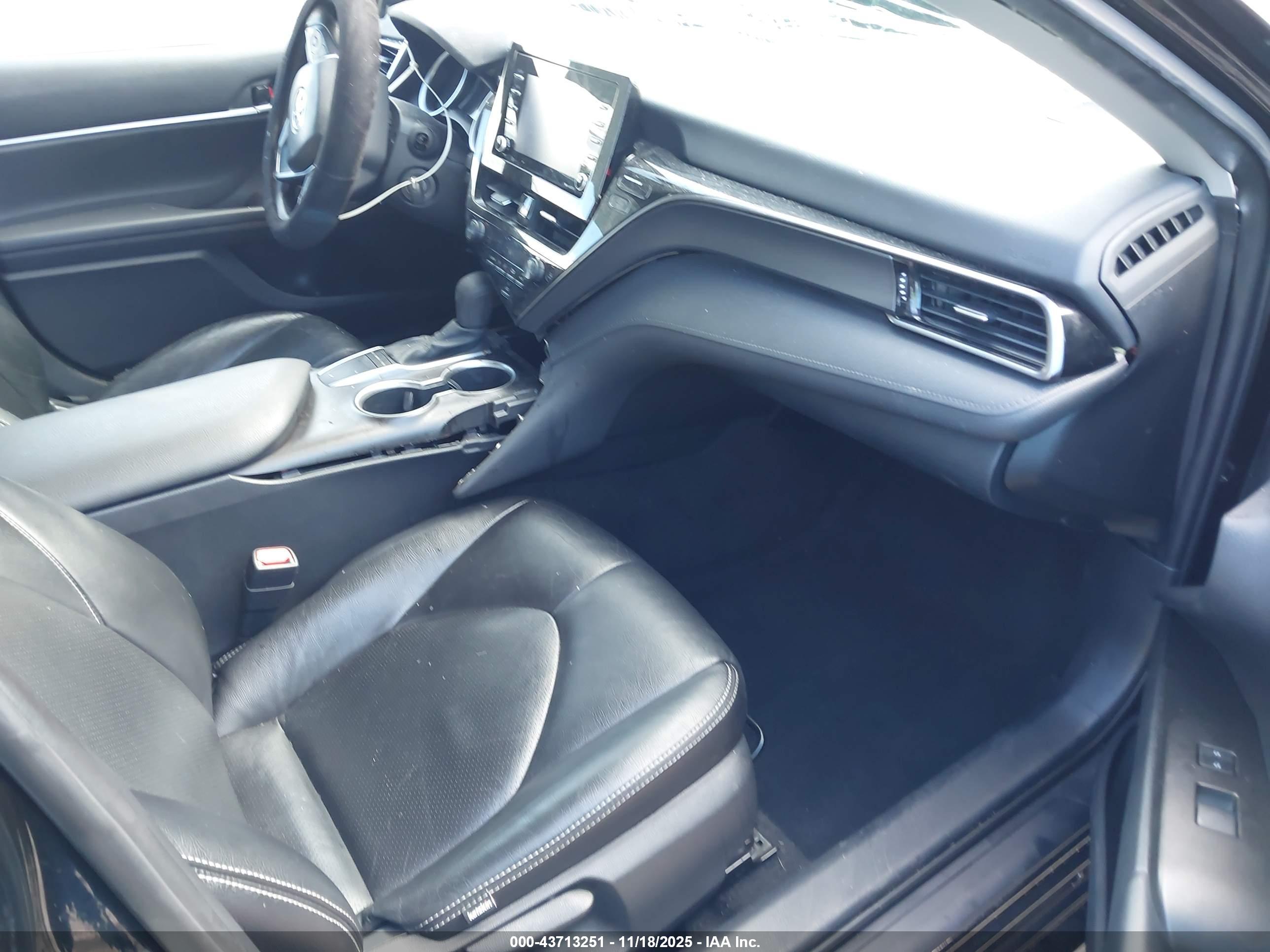 TOYOTA CAMRY image 5