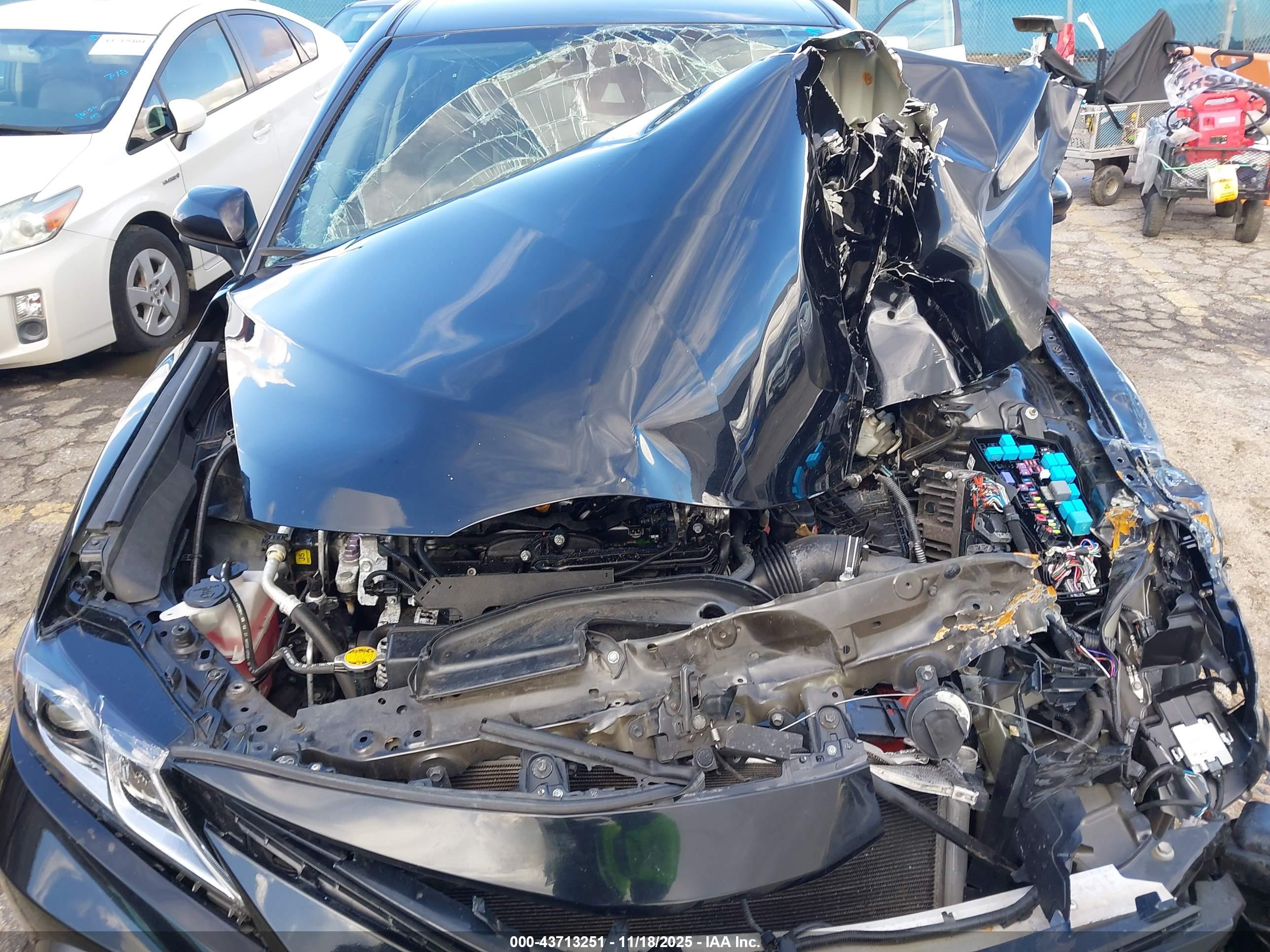TOYOTA CAMRY image 6
