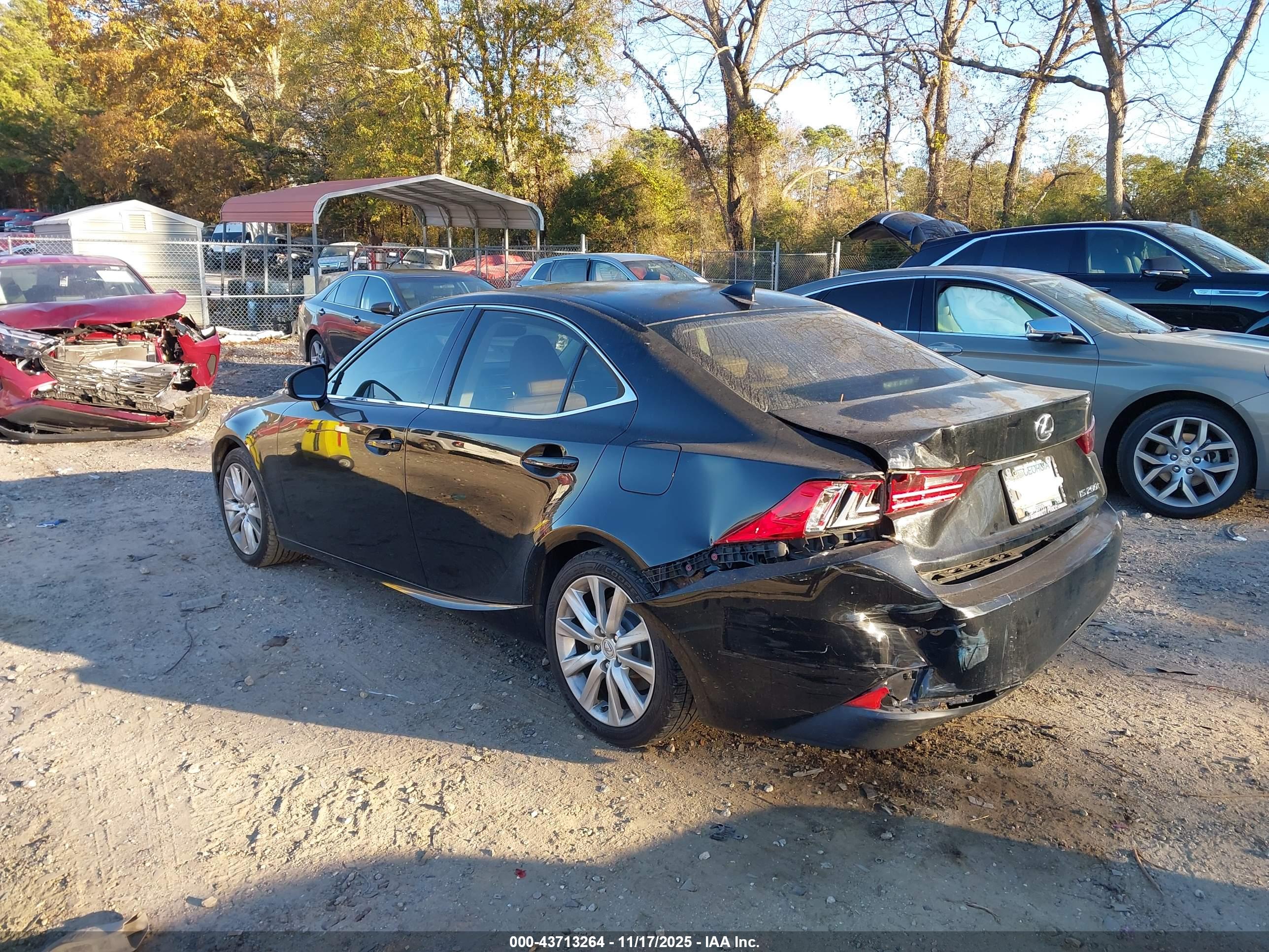 LEXUS IS image 3
