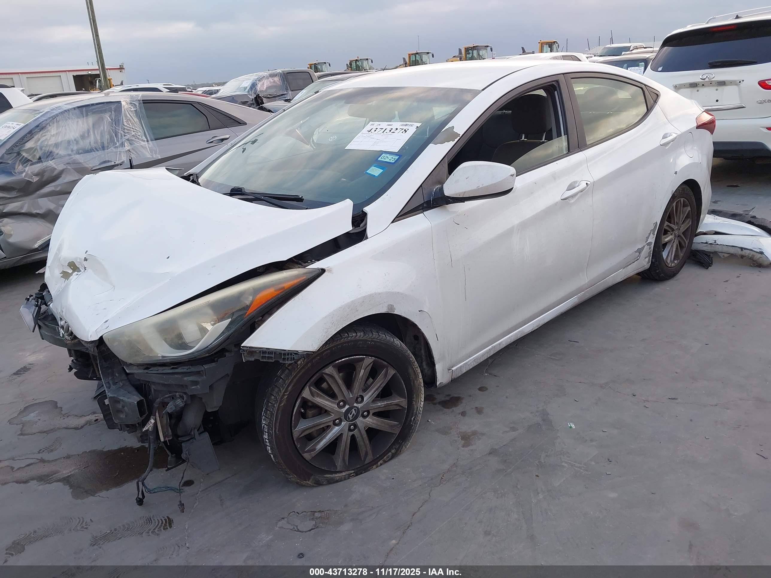 HYUNDAI ELANTRA image 2