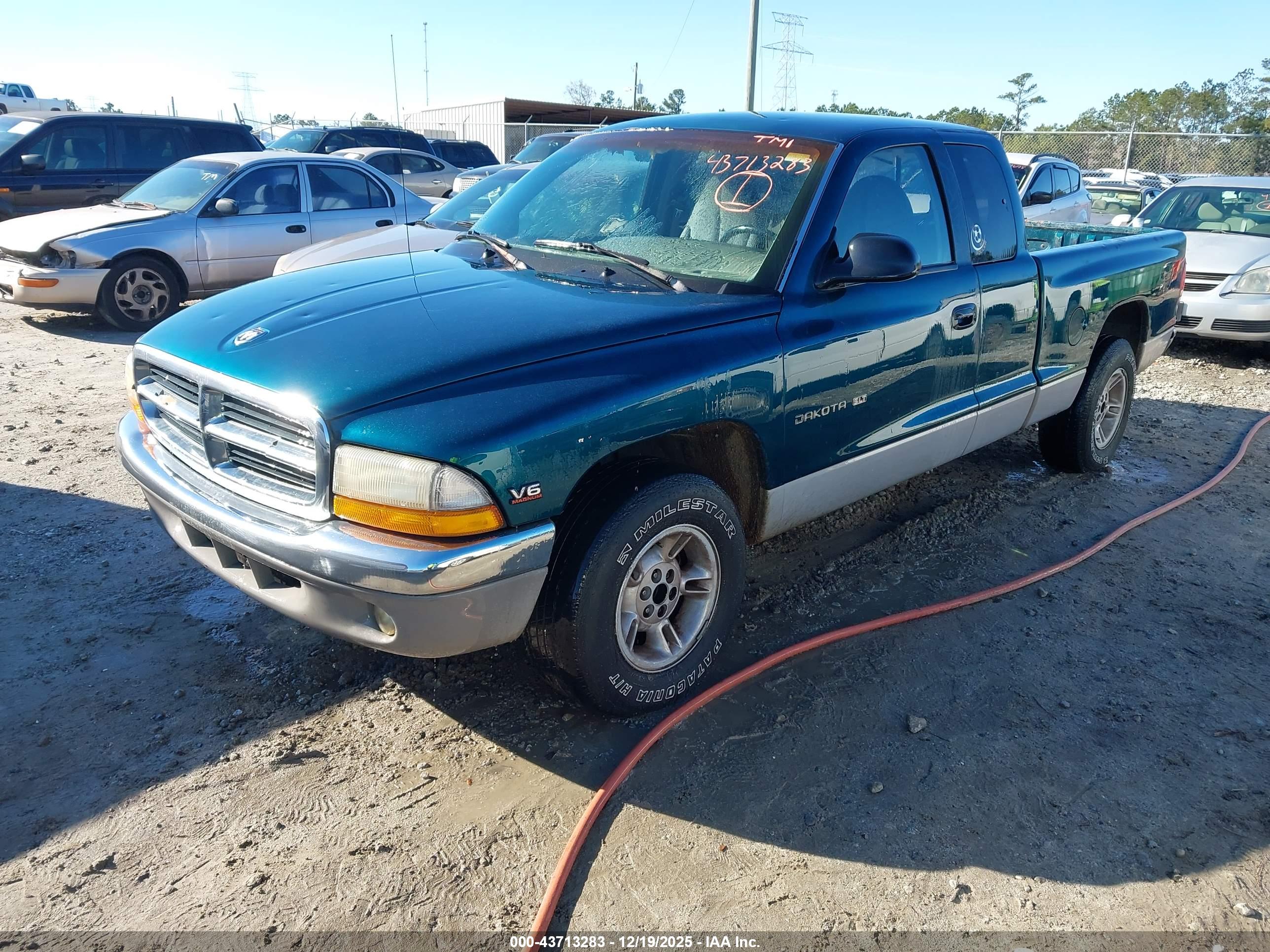 DODGE DAKOTA image 2