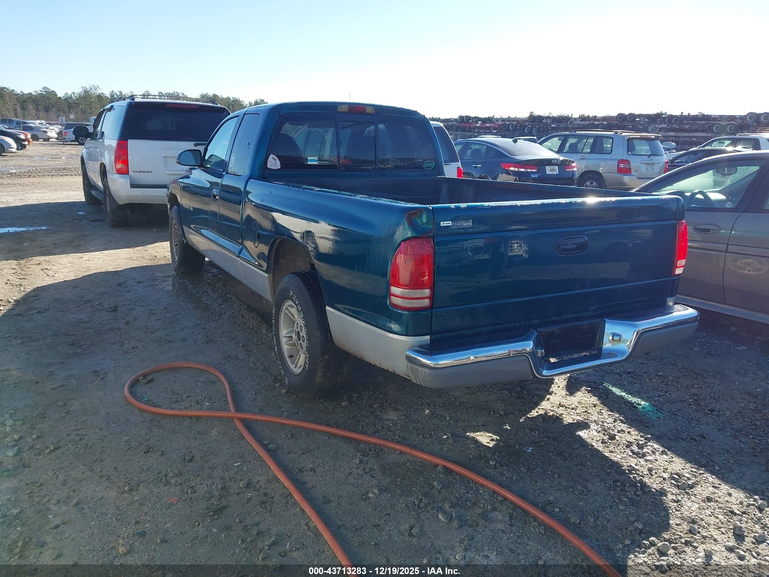 DODGE DAKOTA image 3