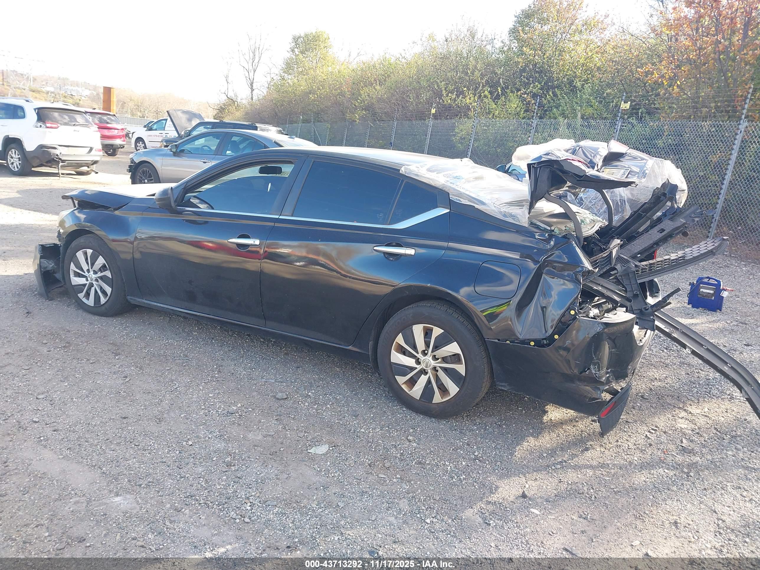 NISSAN ALTIMA image 3