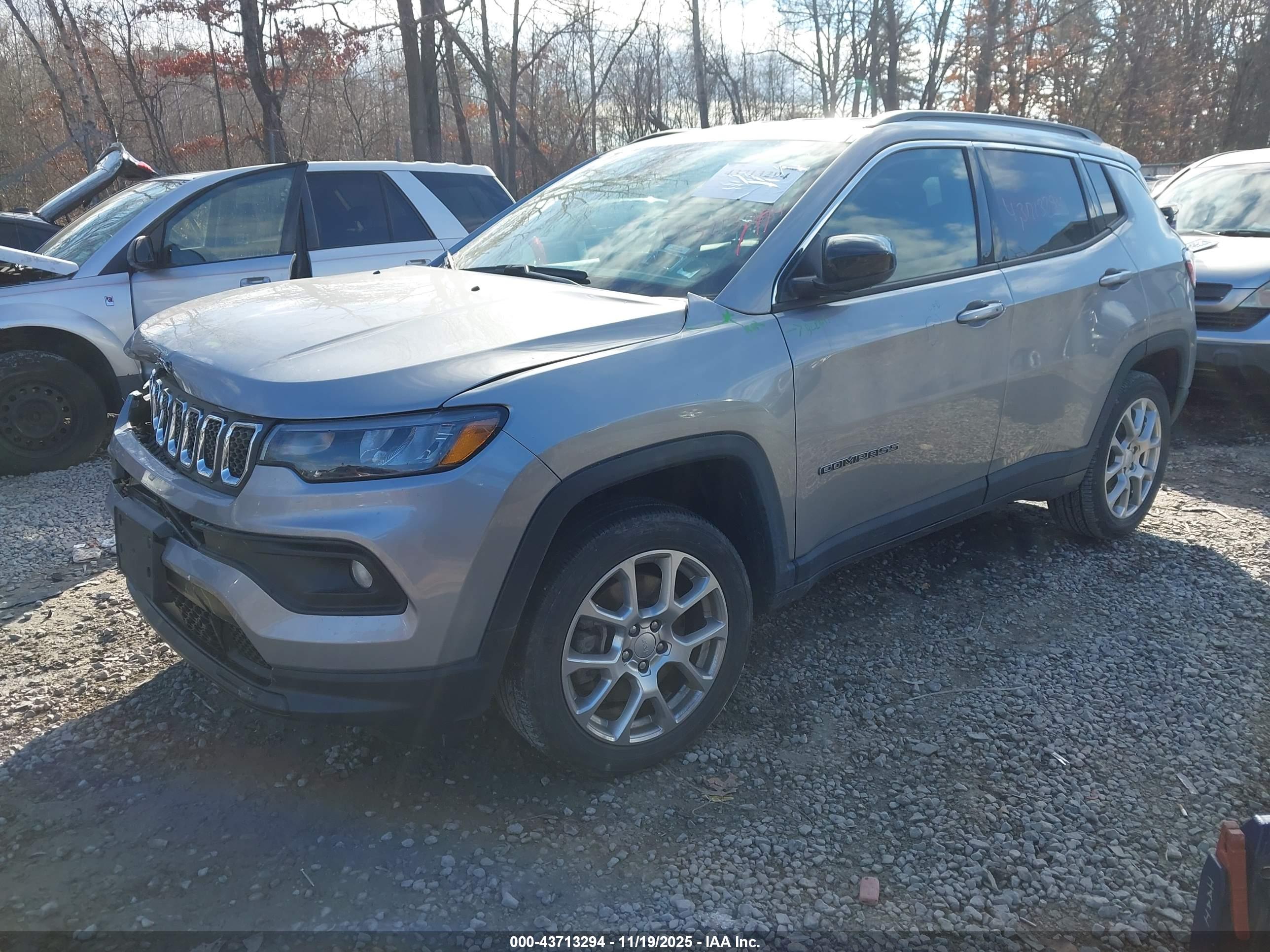 JEEP COMPASS image 2