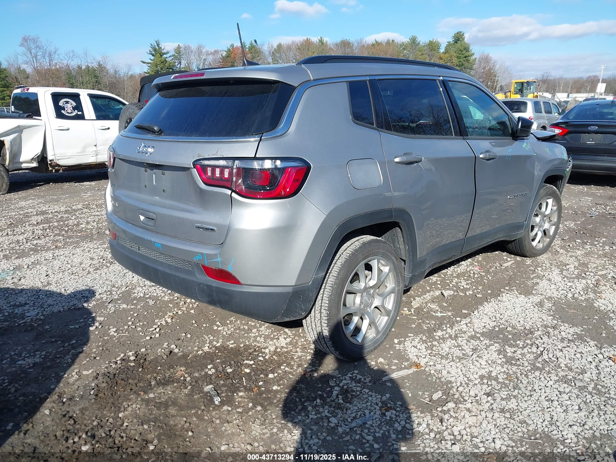 JEEP COMPASS image 4