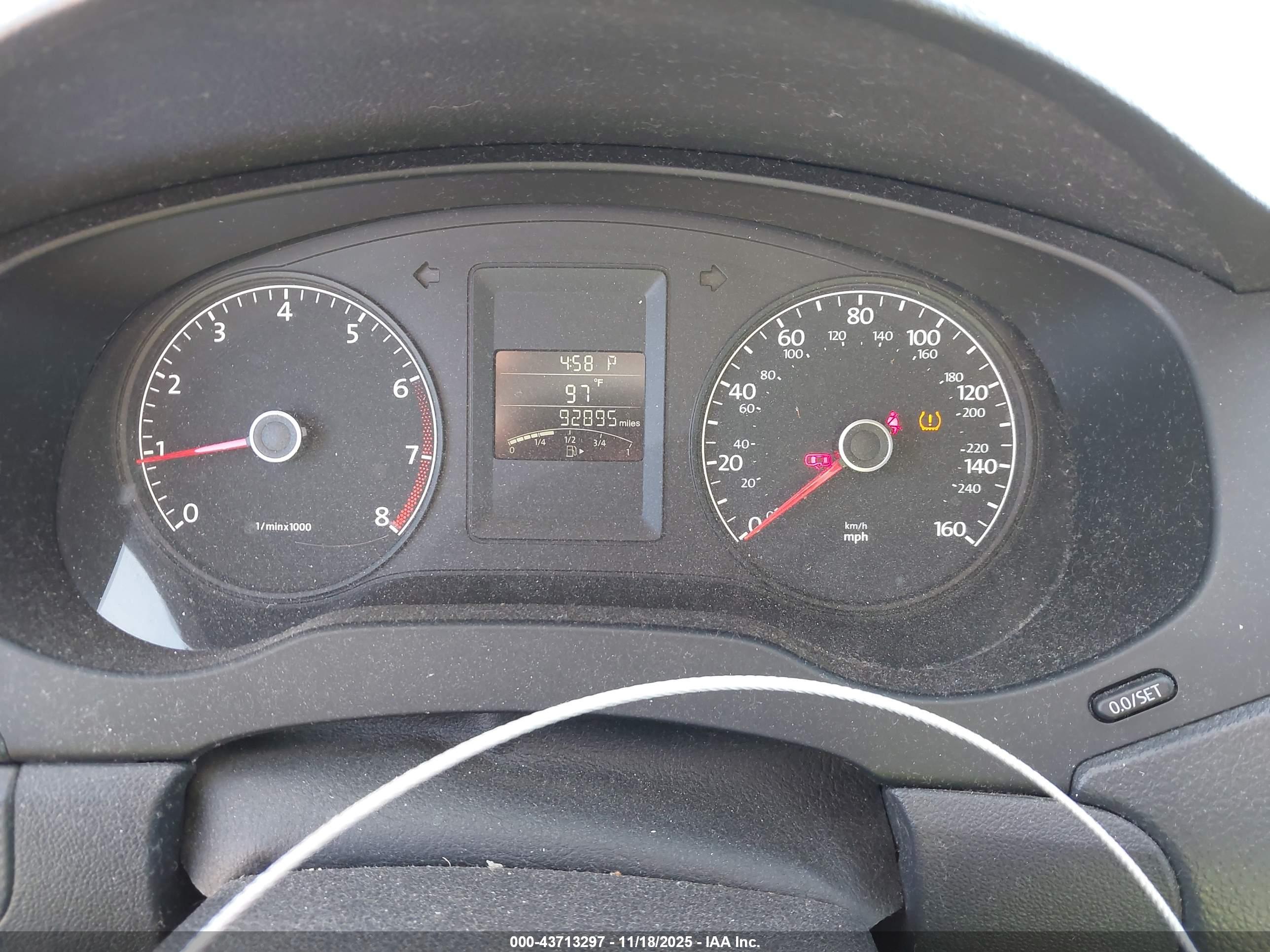 VOLKSWAGEN JETTA image 7