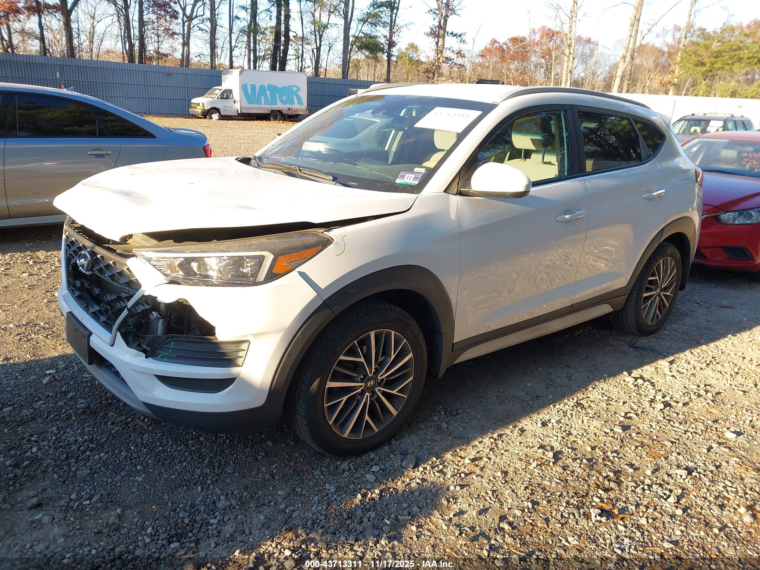 HYUNDAI TUCSON image 2