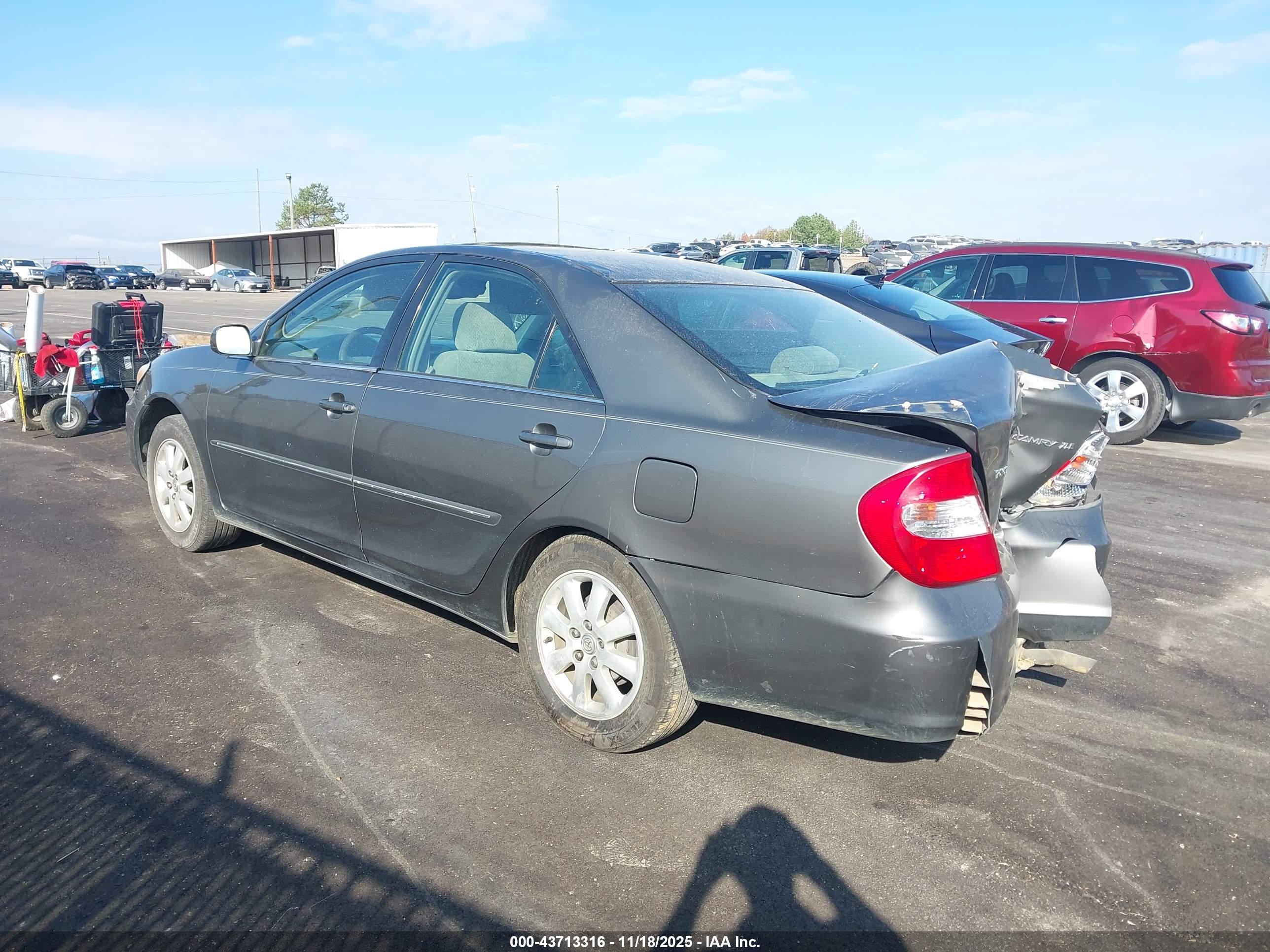 TOYOTA CAMRY image 3