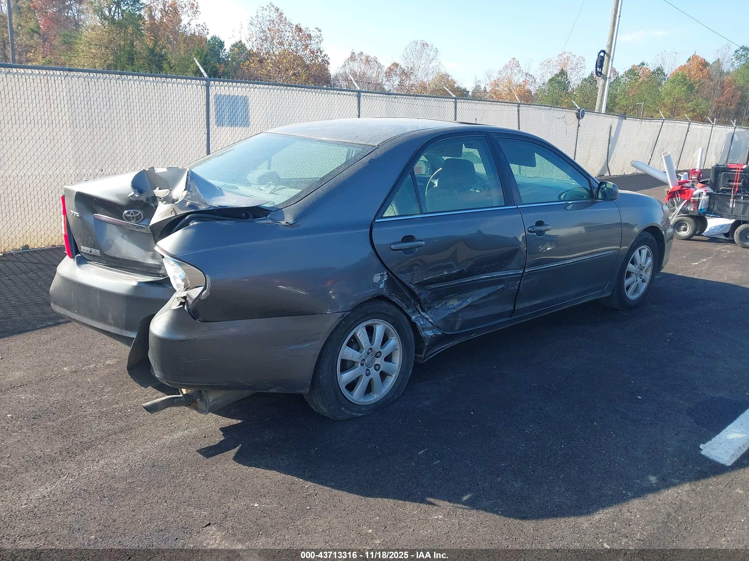 TOYOTA CAMRY image 4