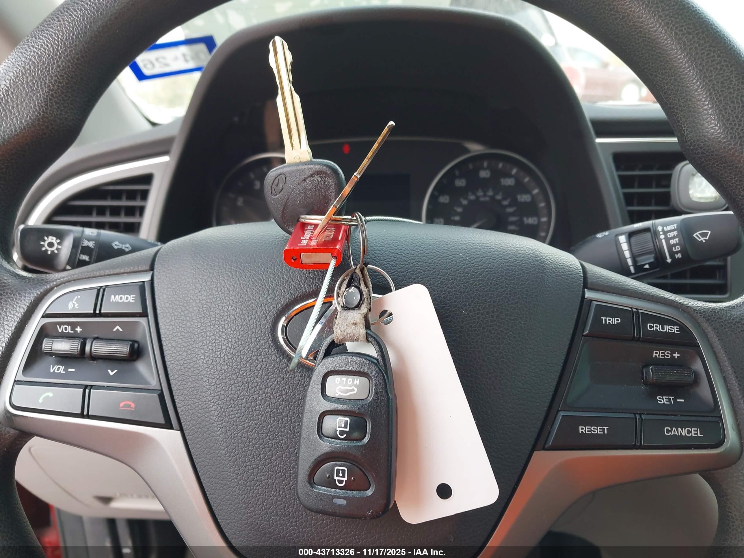 HYUNDAI ELANTRA image 11