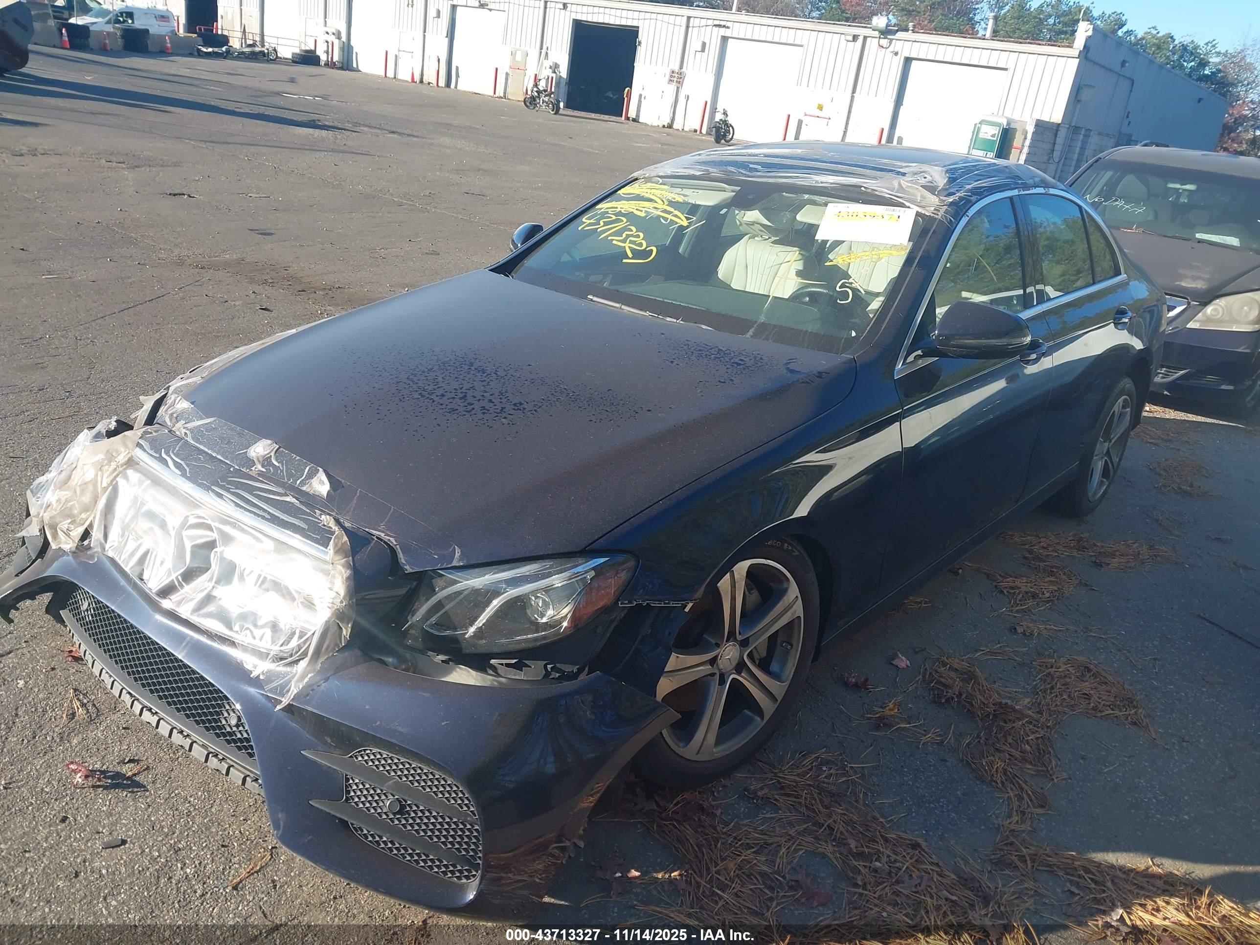 MERCEDES-BENZ E image 2