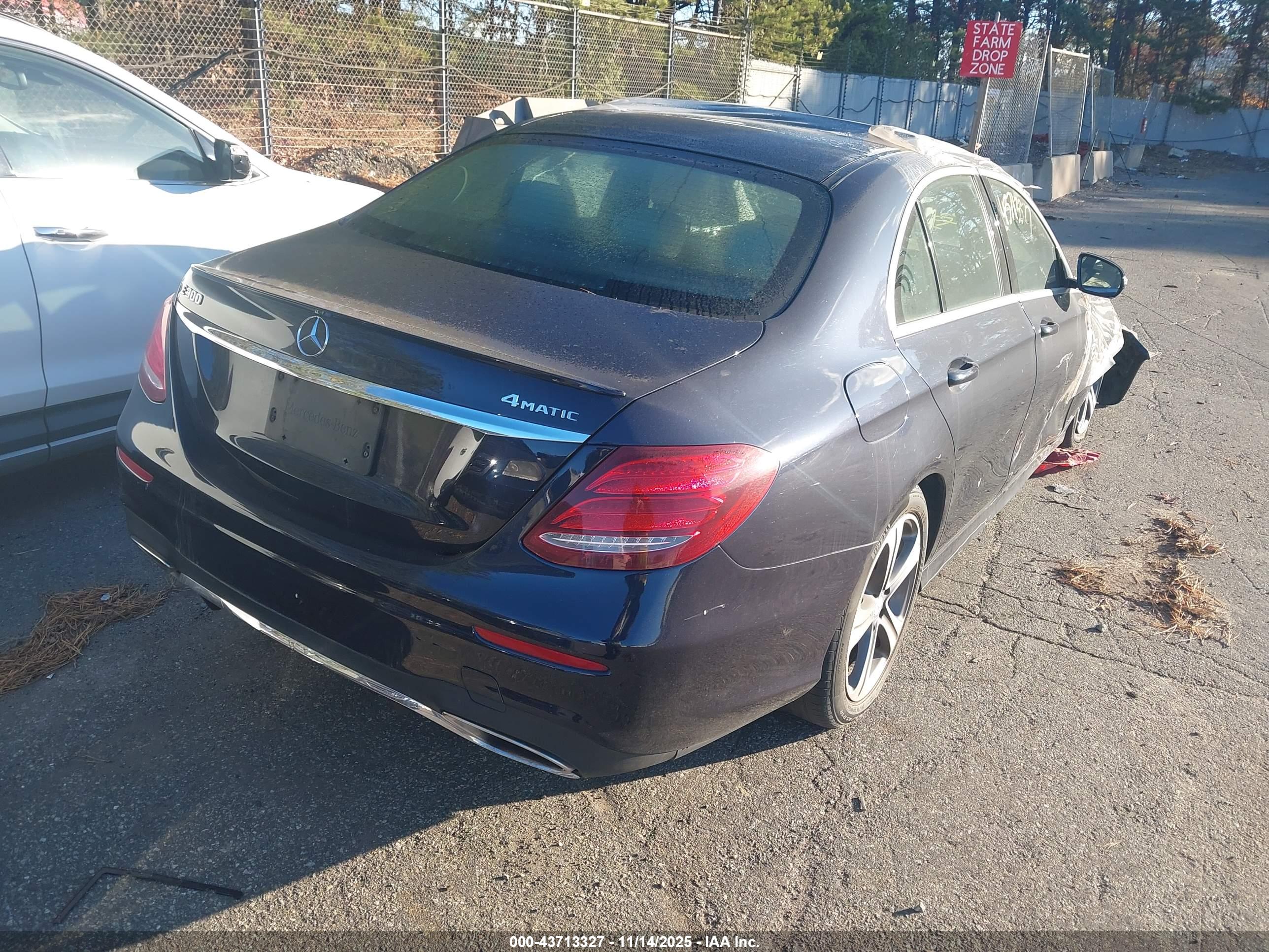 MERCEDES-BENZ E image 4