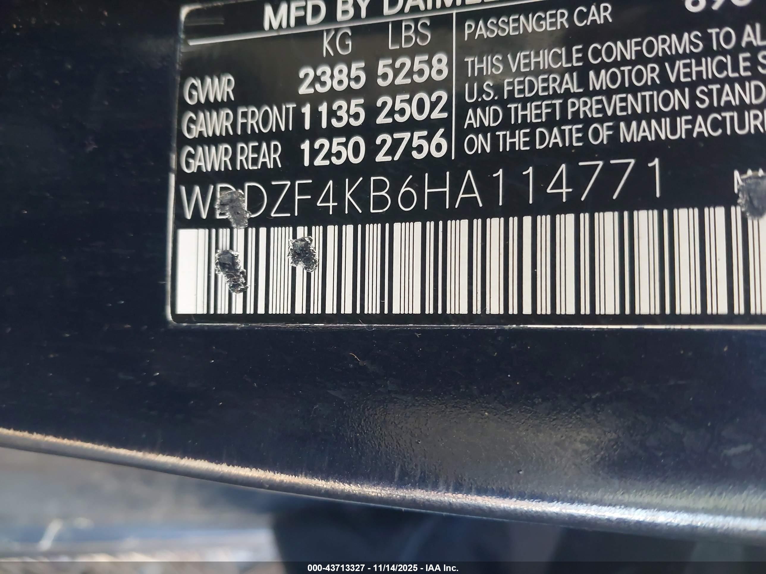 MERCEDES-BENZ E image 9