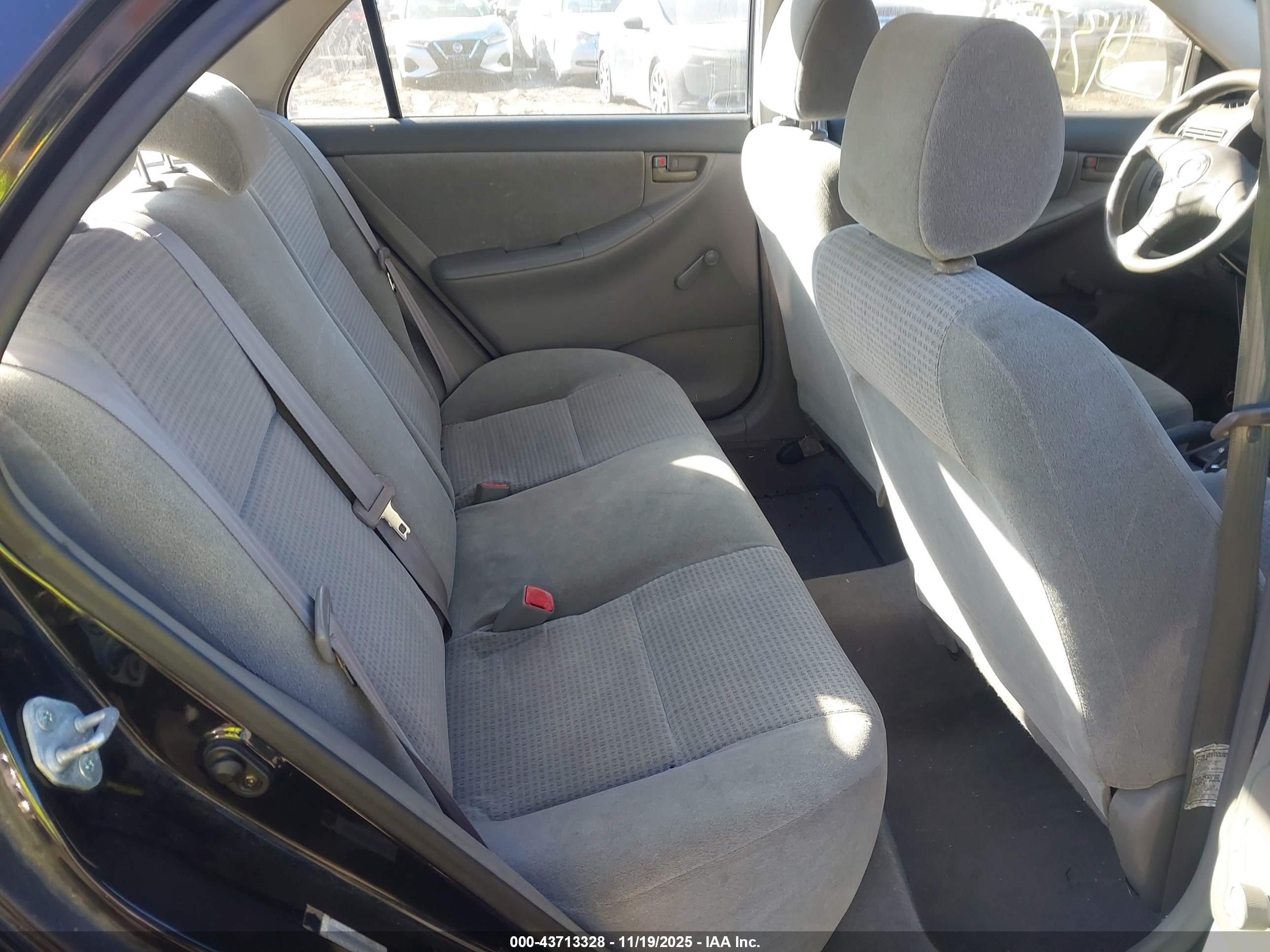TOYOTA COROLLA image 8