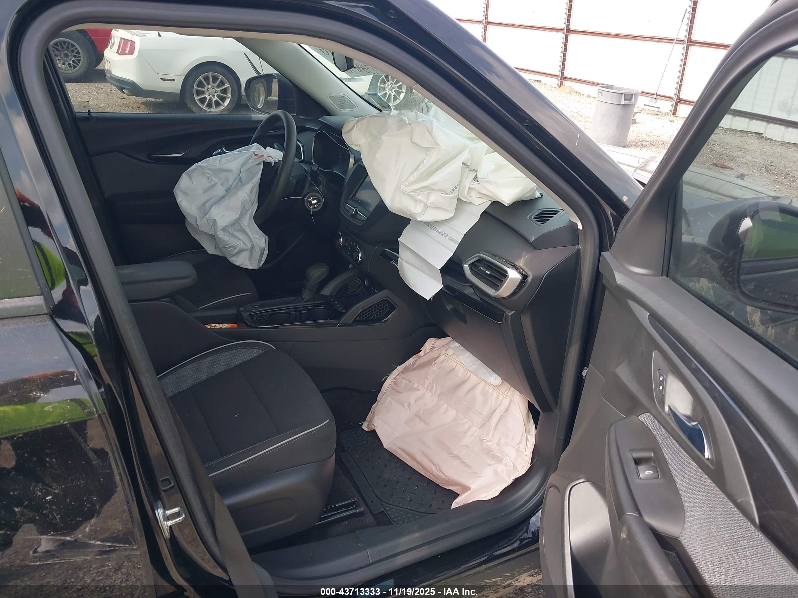 CHEVROLET TRAILBLAZER image 5