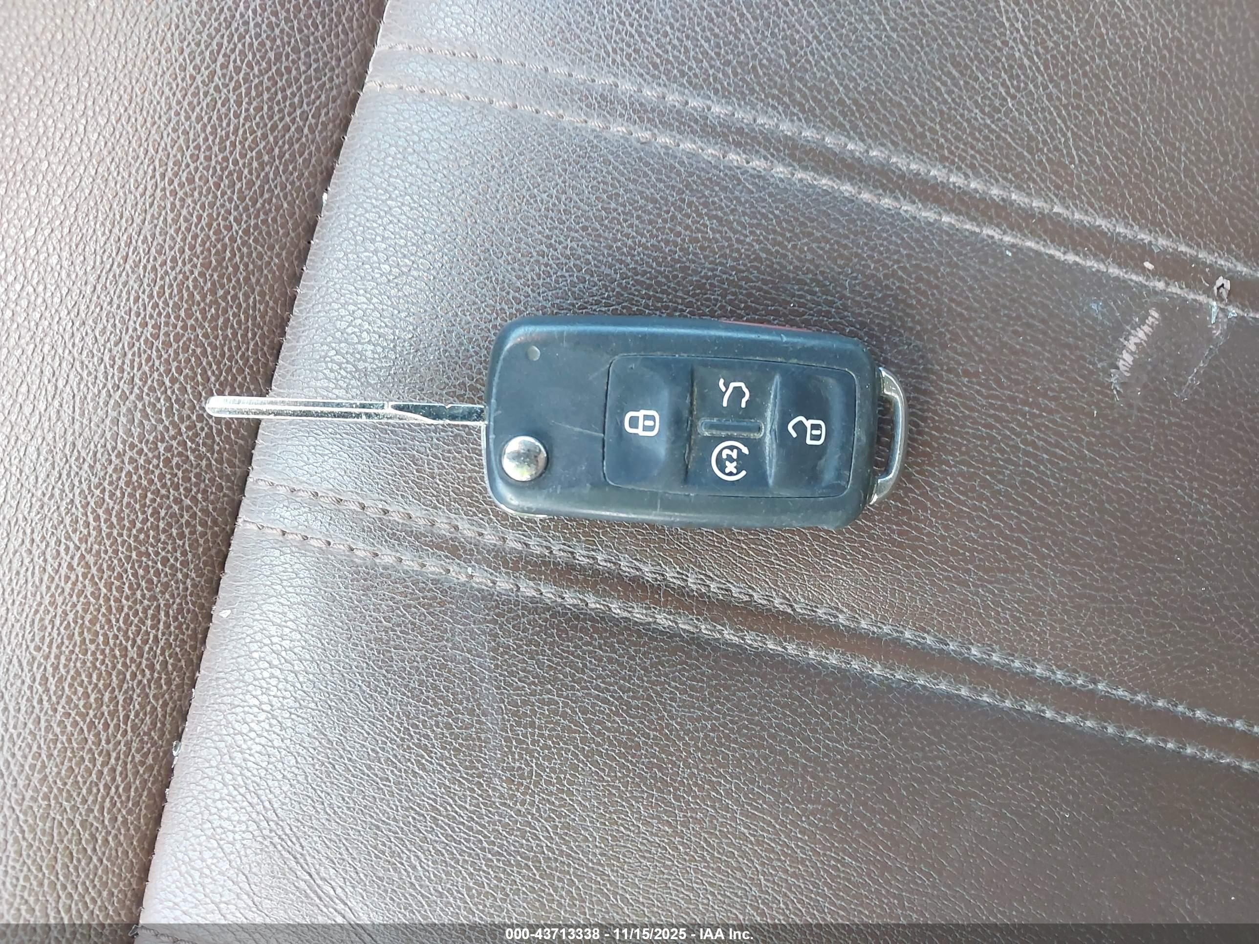 VOLKSWAGEN PASSAT image 11