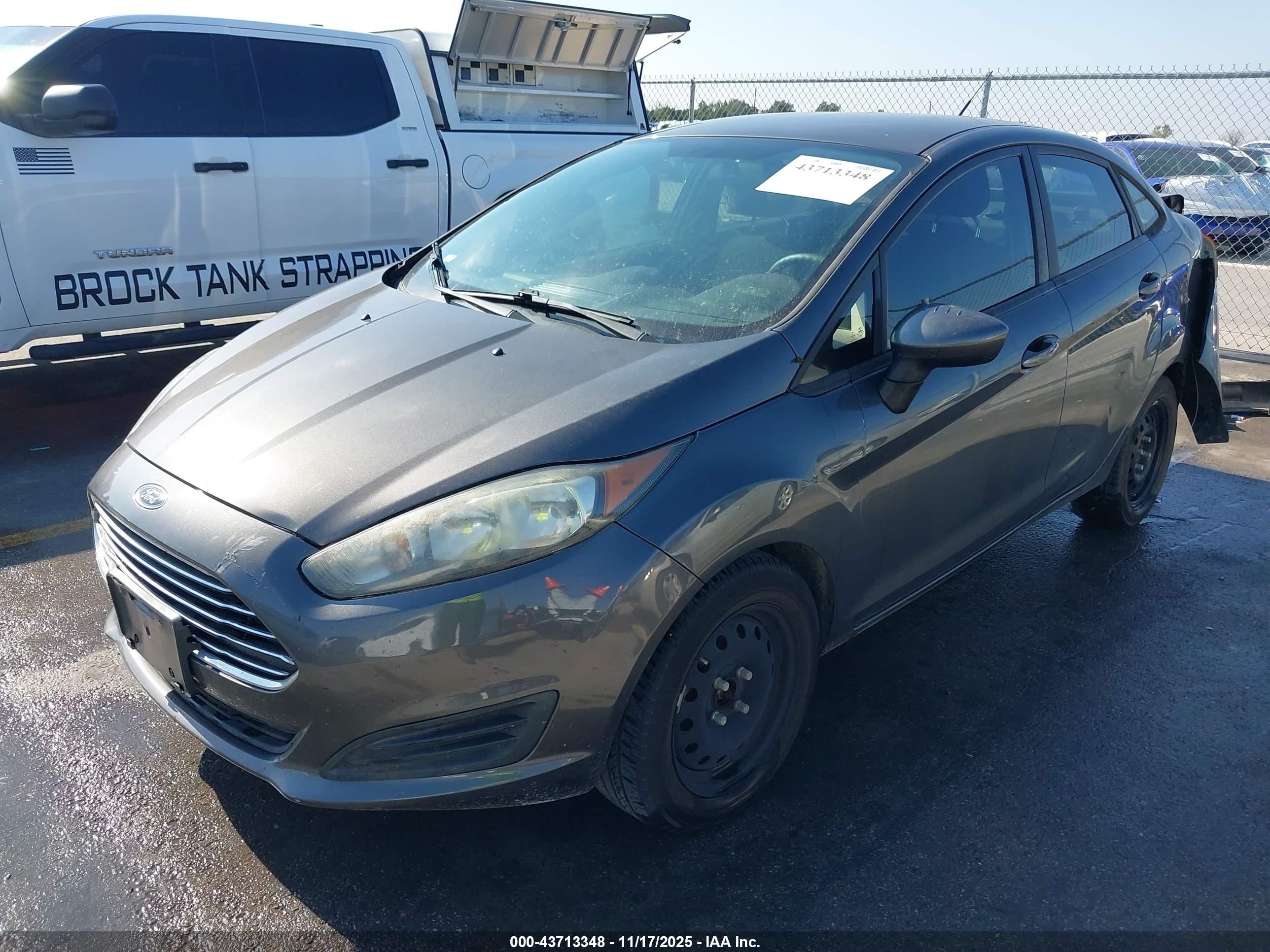 FORD FIESTA image 2