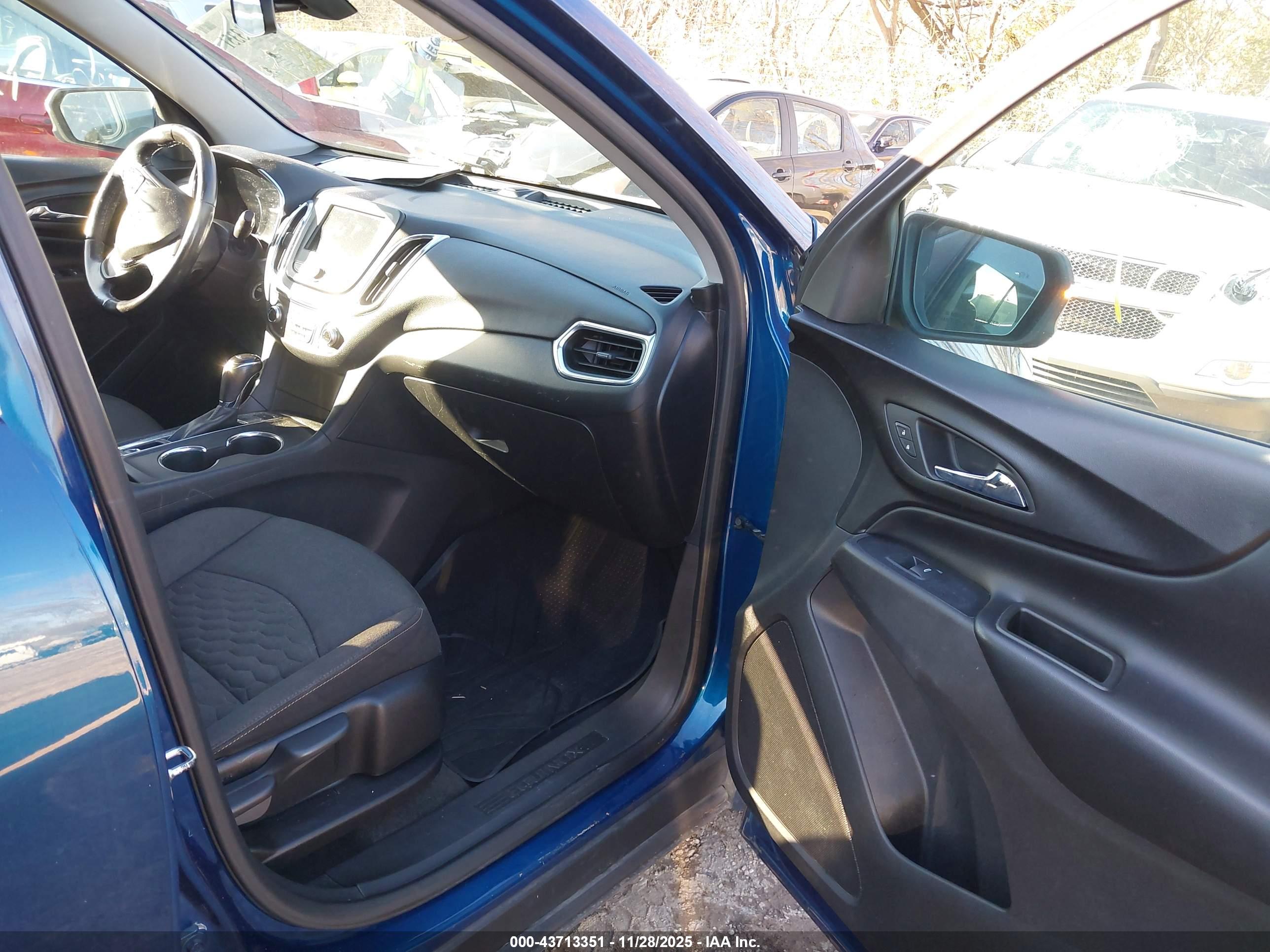 CHEVROLET EQUINOX image 5