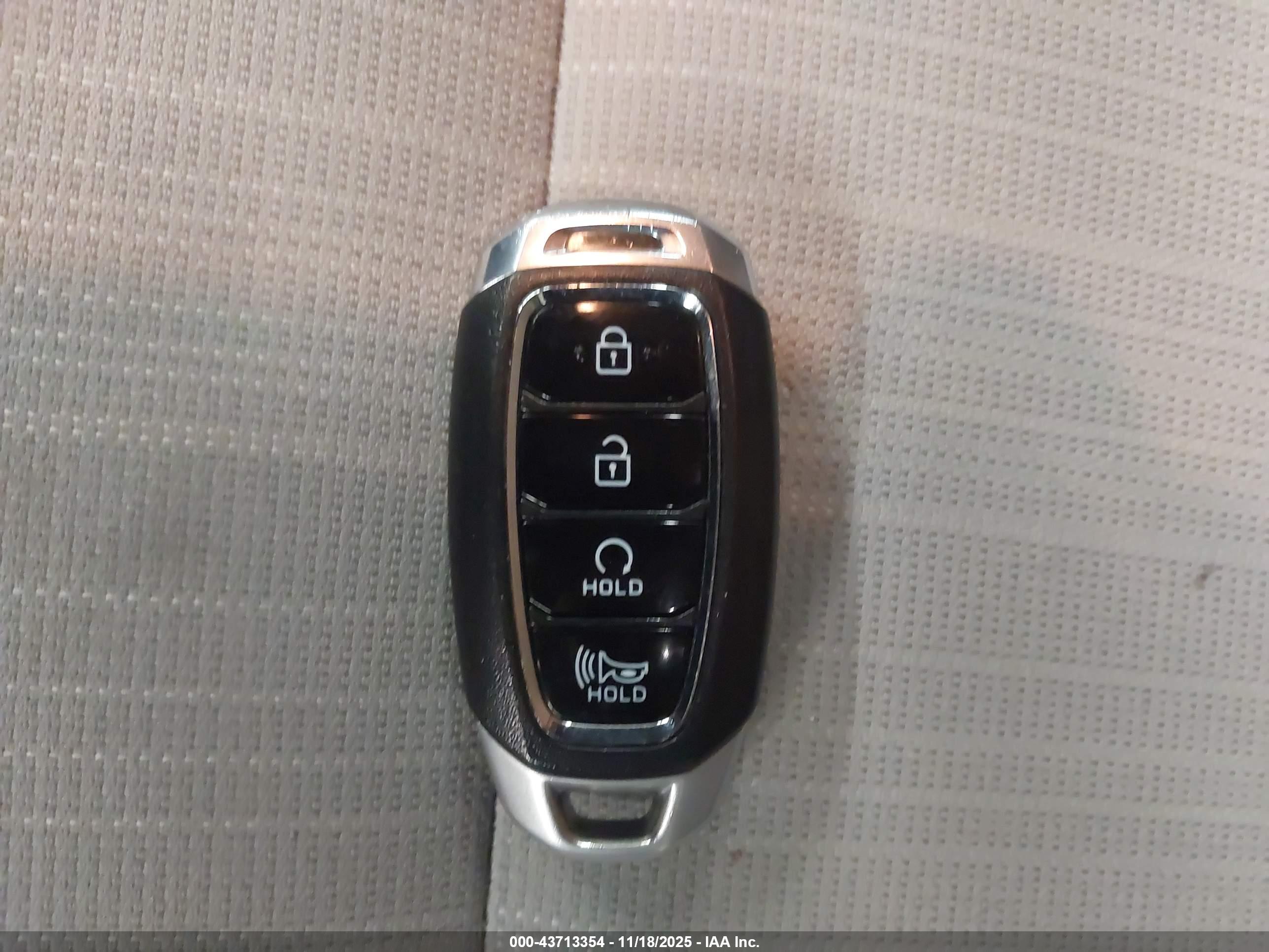 HYUNDAI KONA image 11