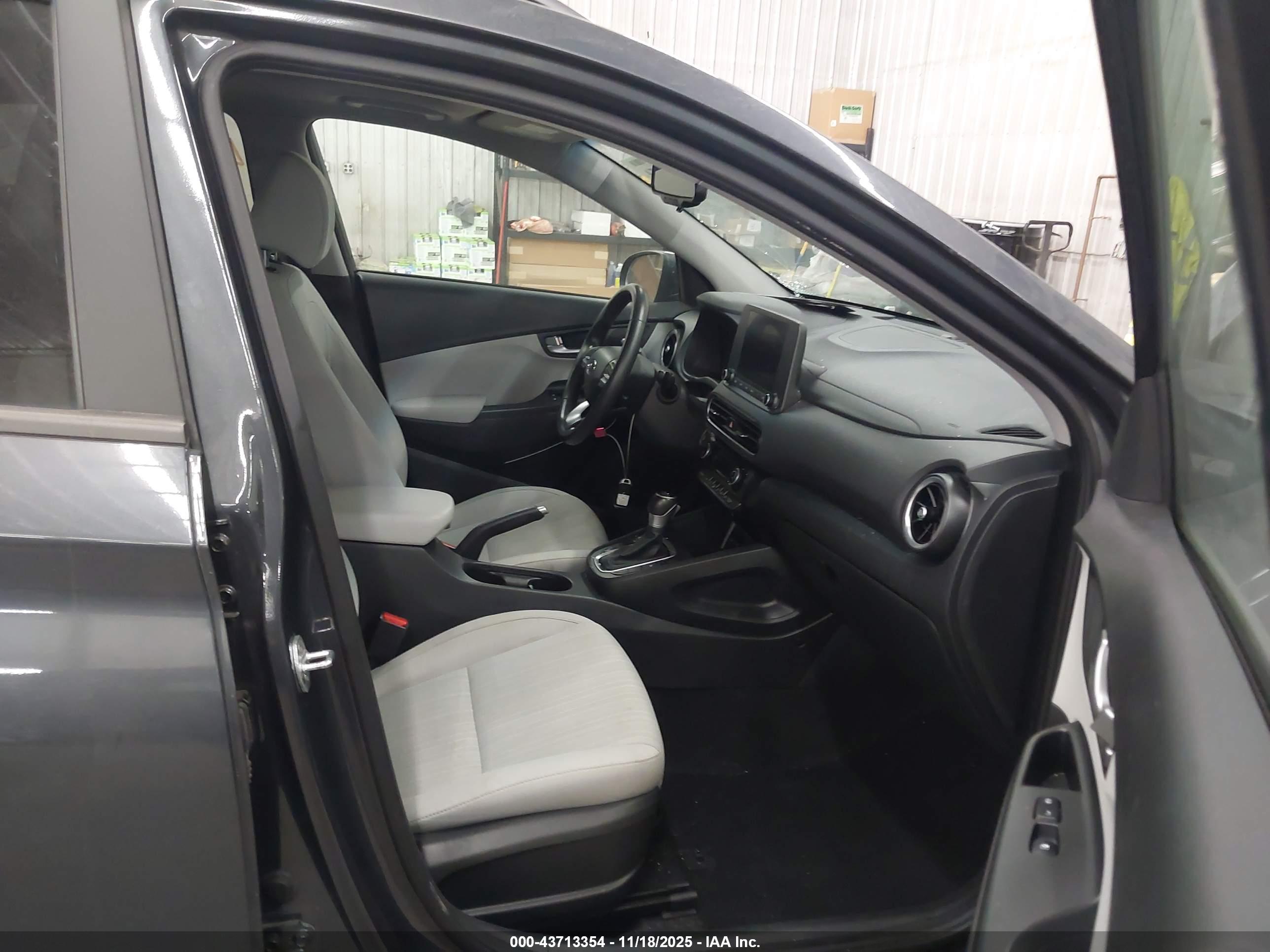 HYUNDAI KONA image 5