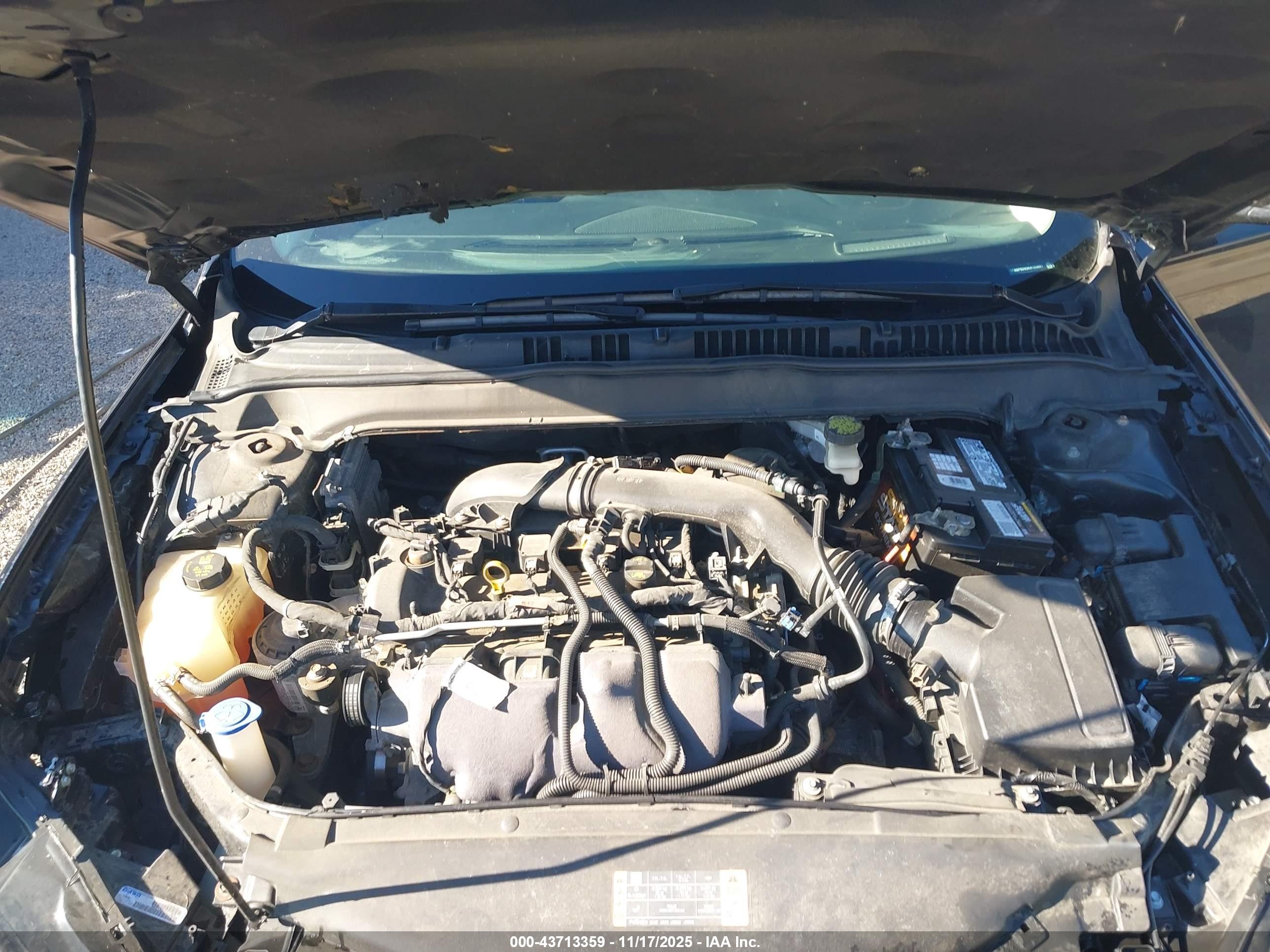 FORD FUSION image 10