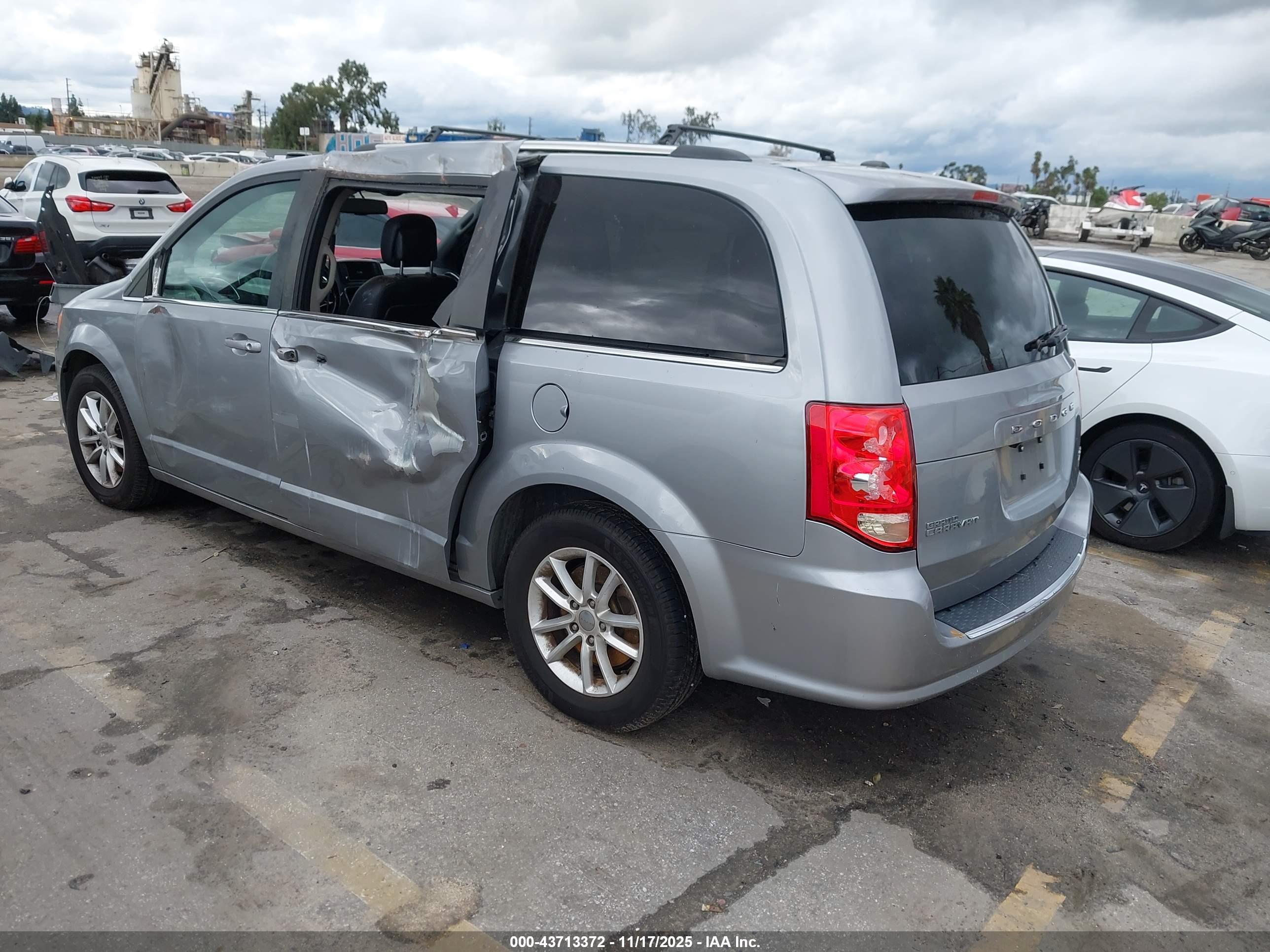 DODGE GRAND image 3