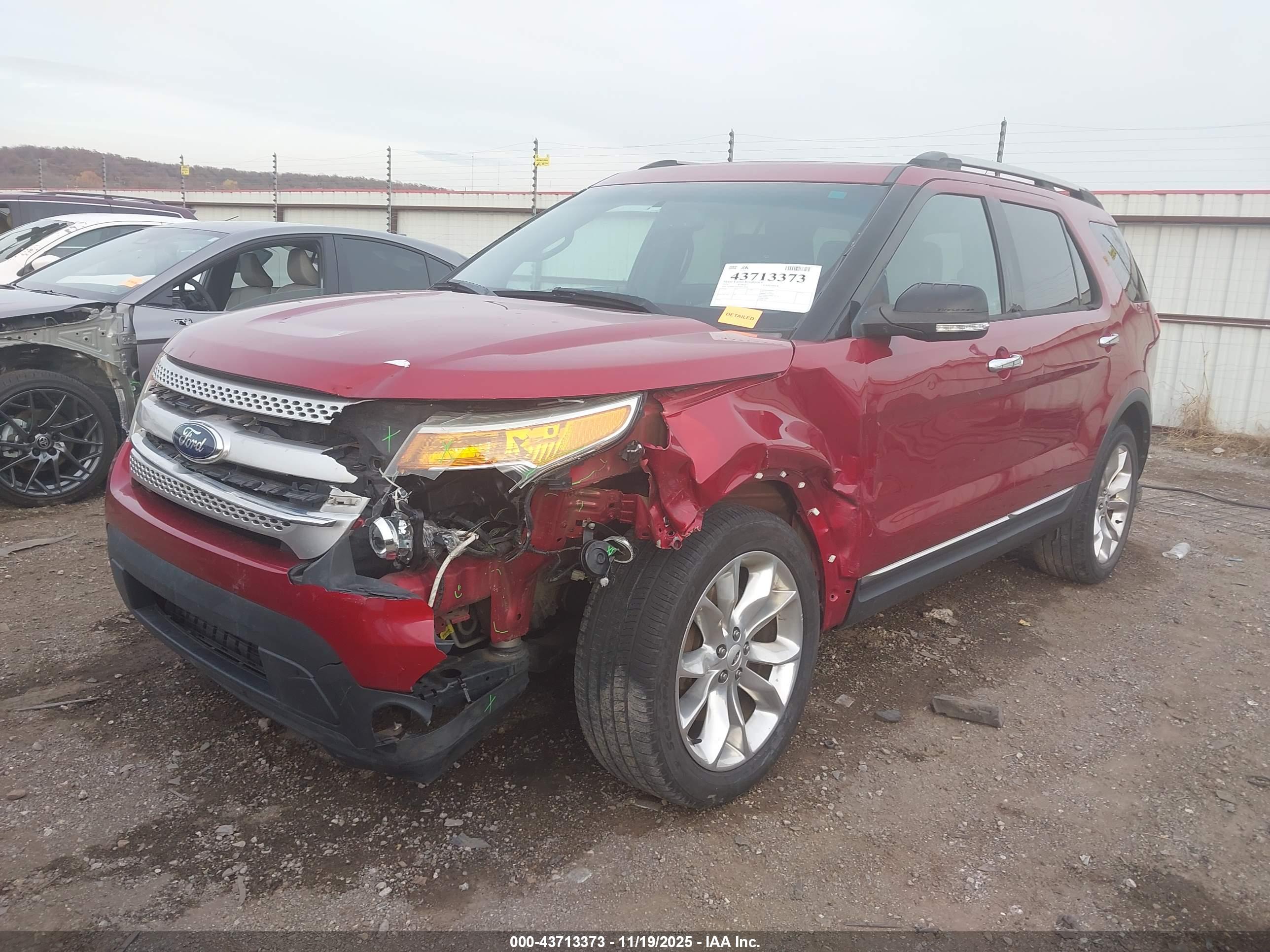 FORD EXPLORER image 2