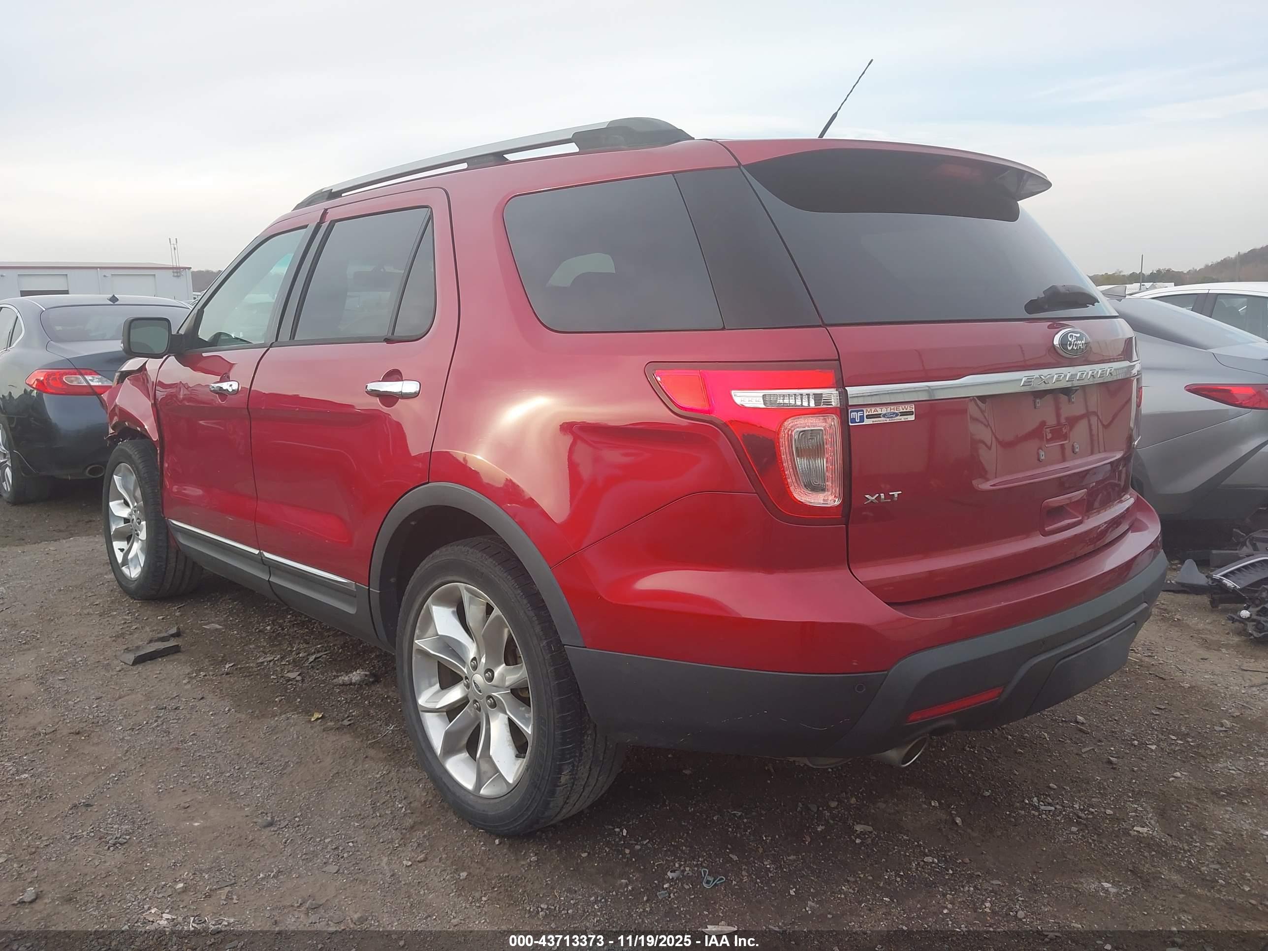 FORD EXPLORER image 3