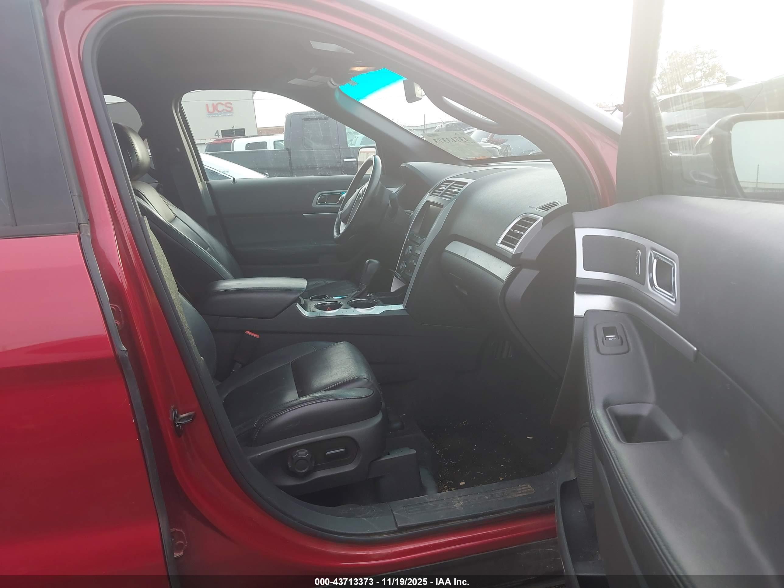 FORD EXPLORER image 5