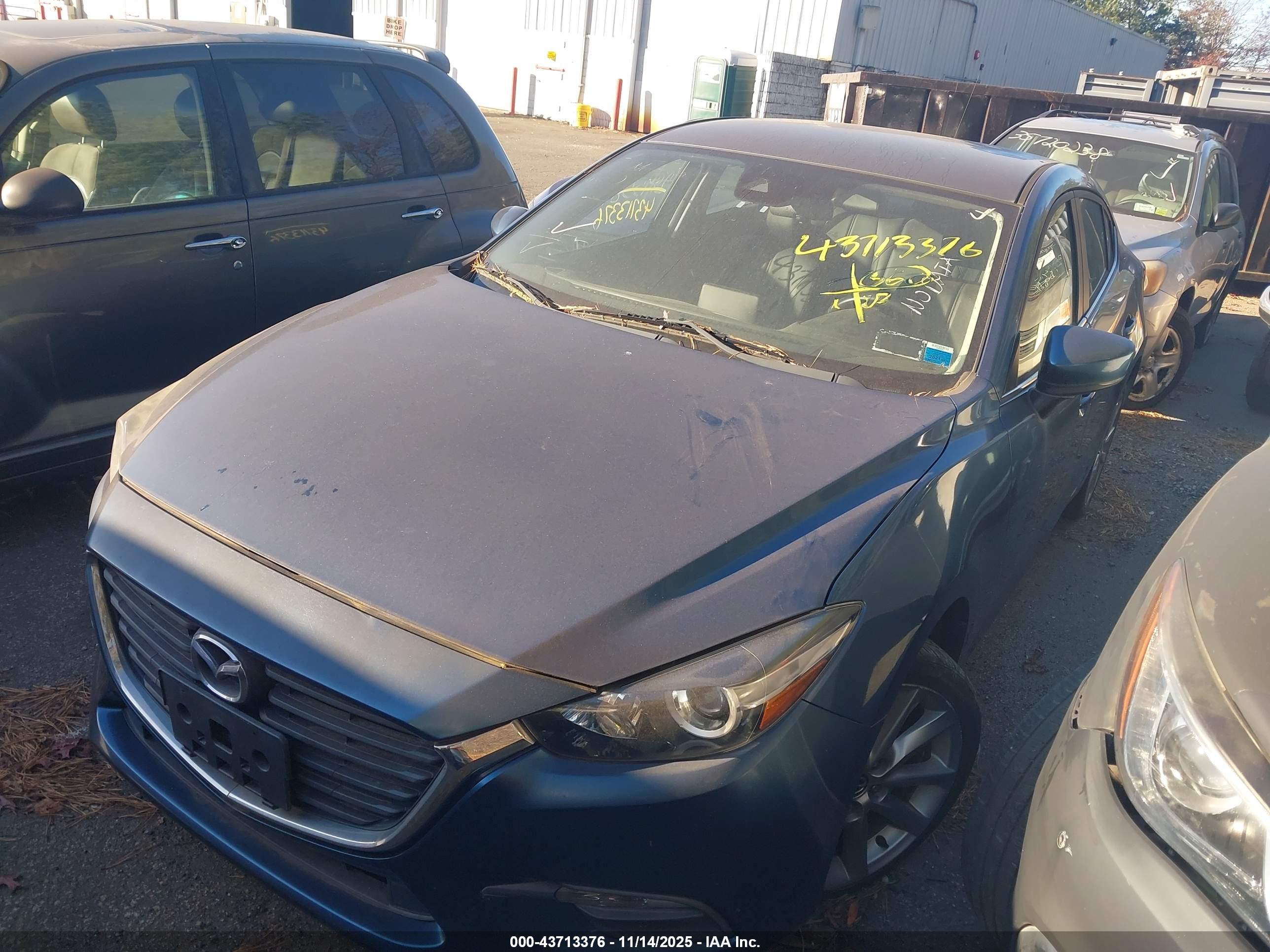 MAZDA MAZDA3 image 2