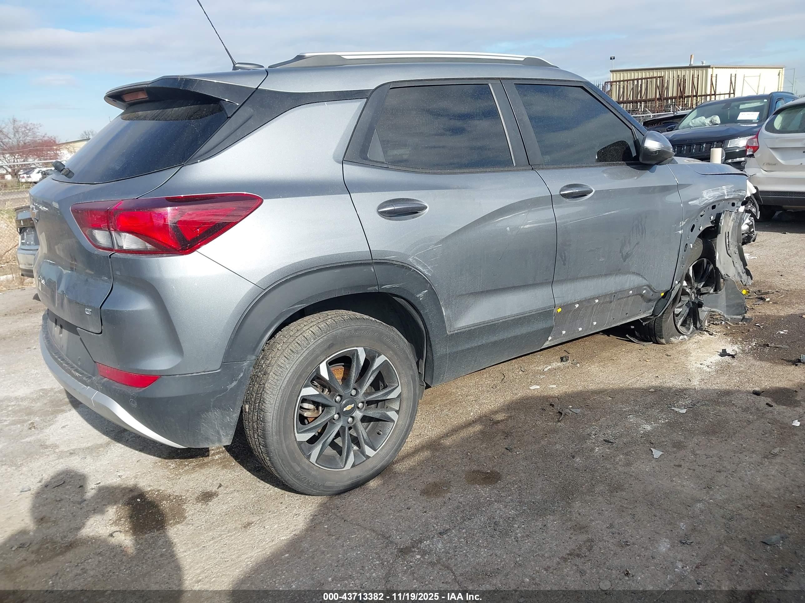 CHEVROLET TRAILBLAZER image 4