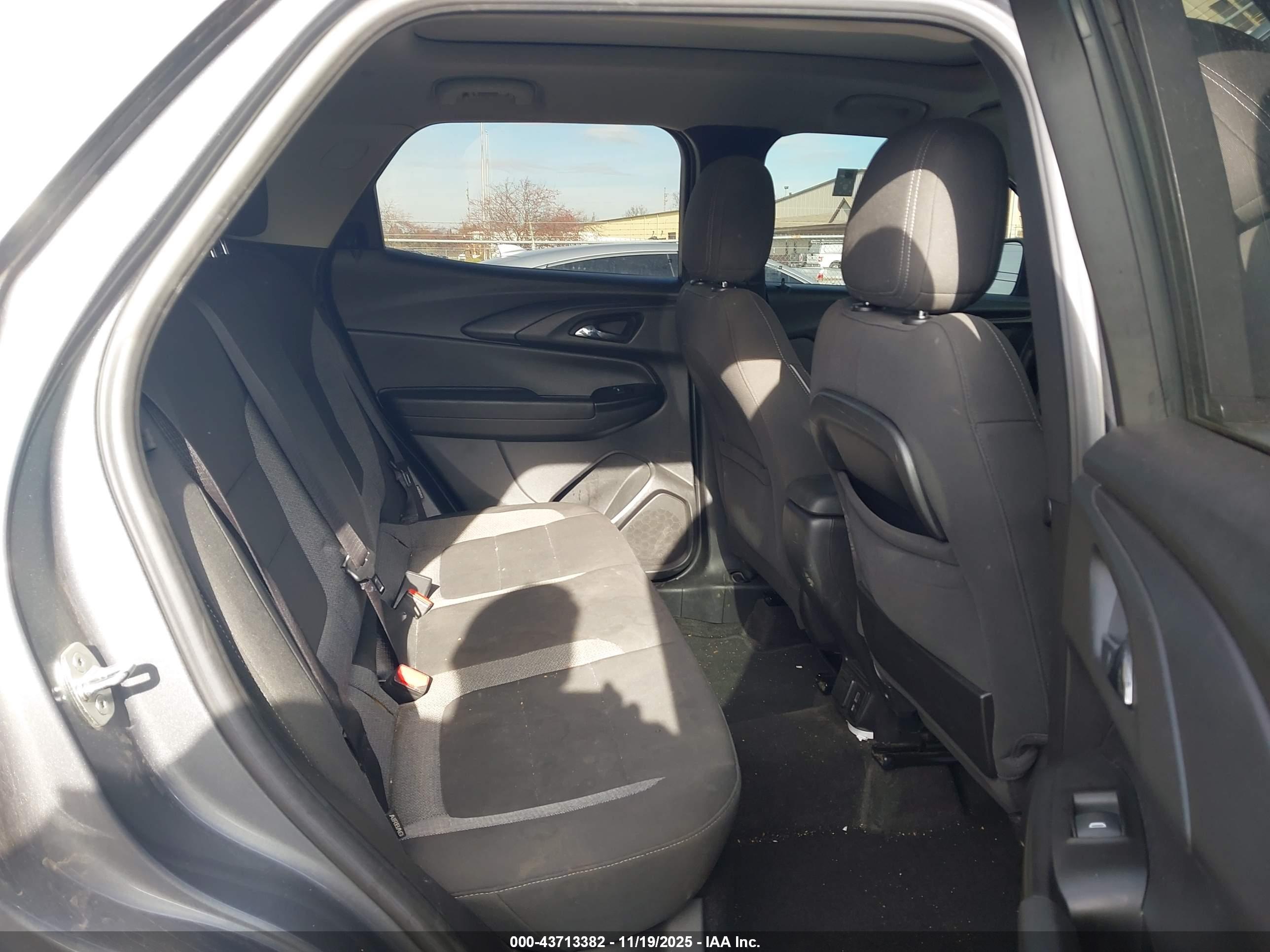 CHEVROLET TRAILBLAZER image 8