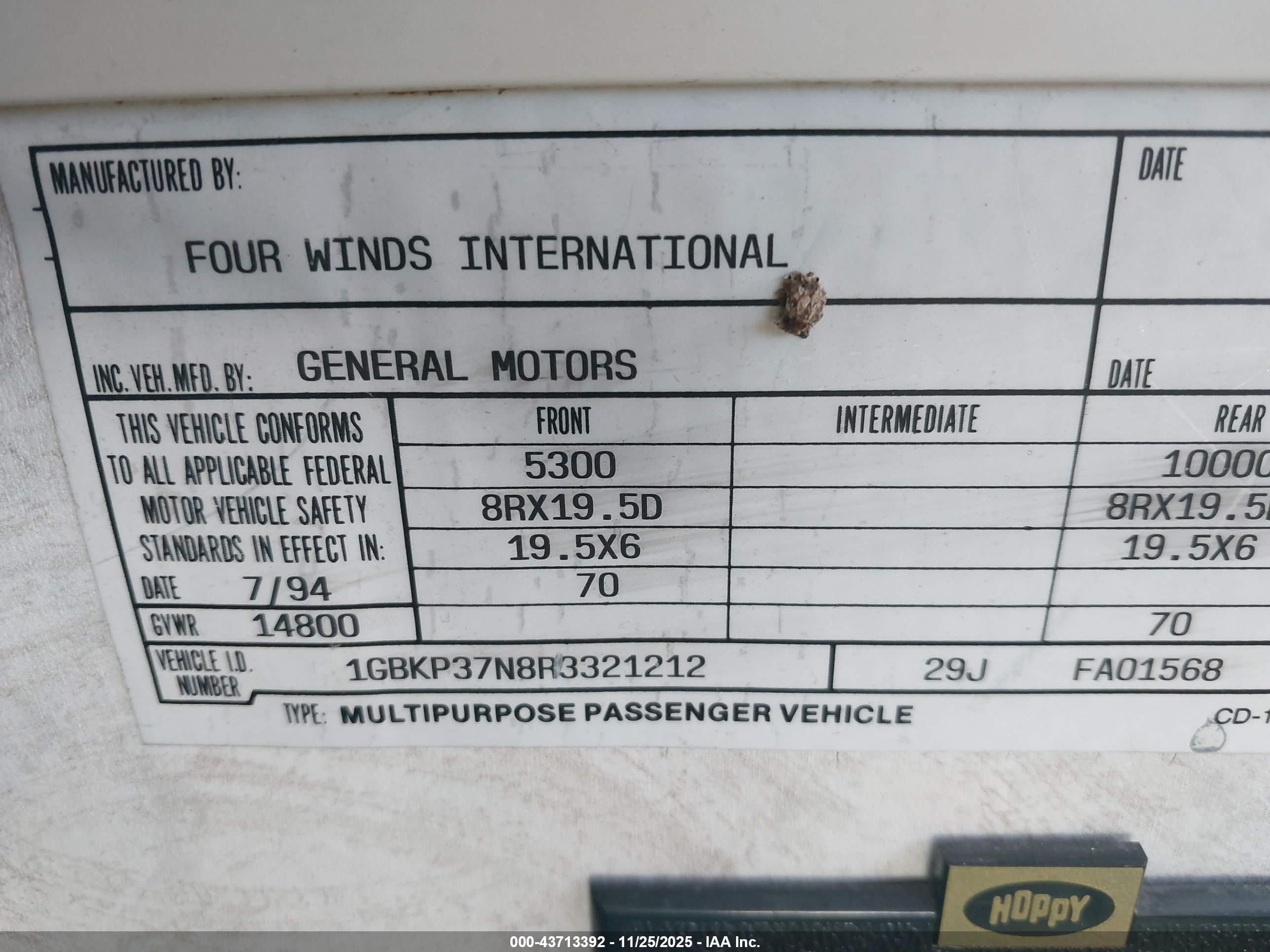 CHEVROLET P30 image 9
