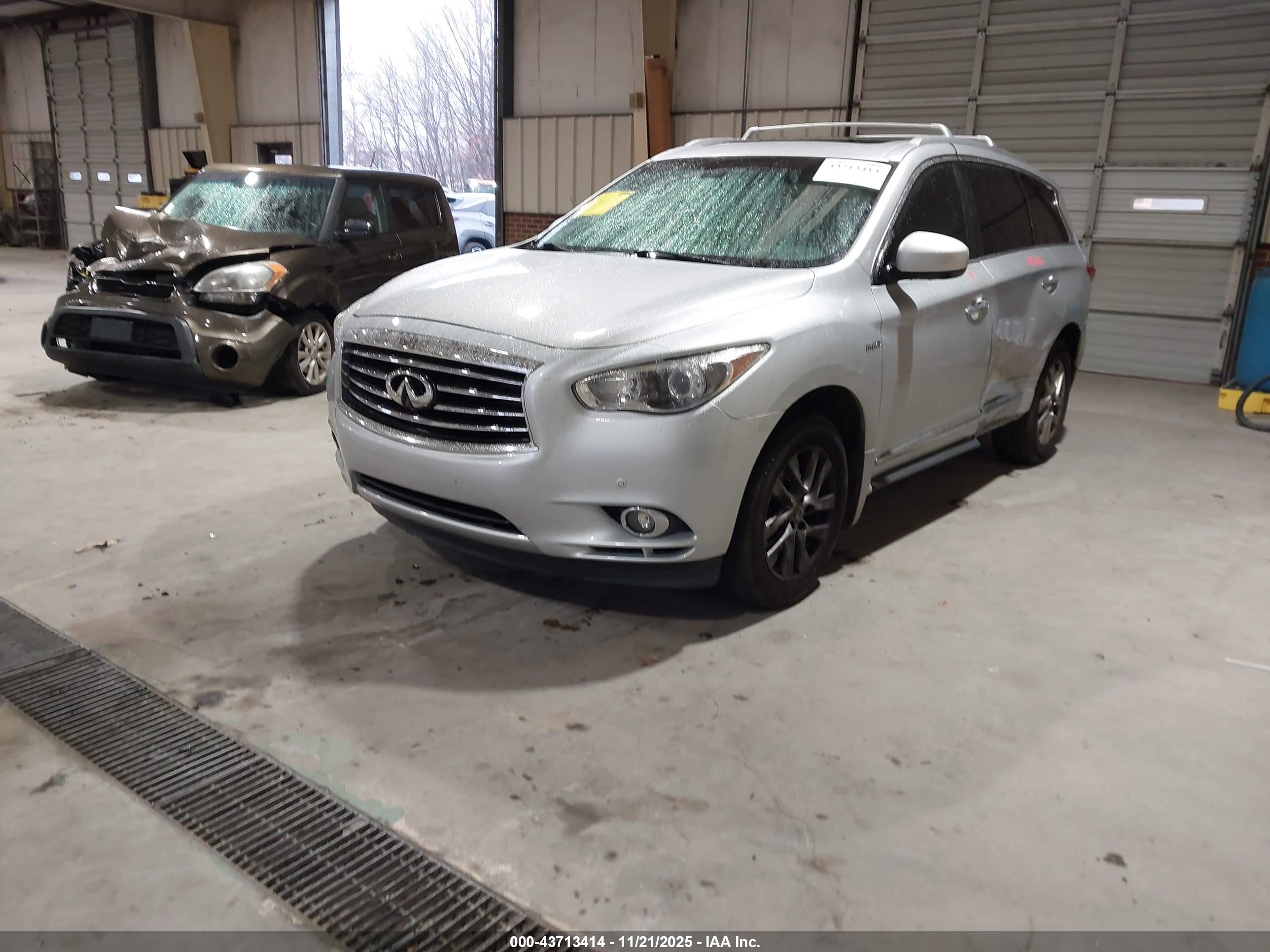 INFINITI QX60 image 2