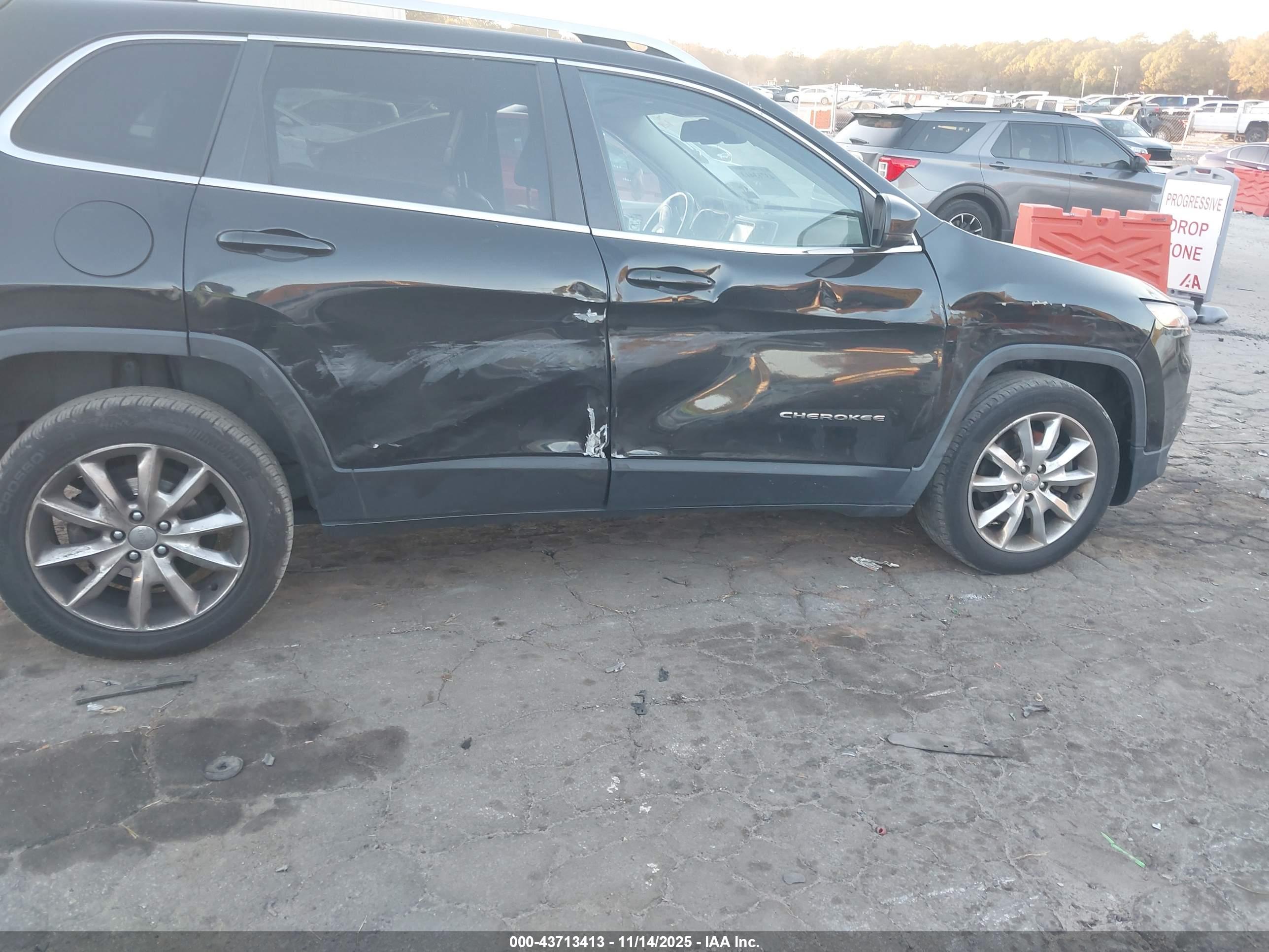 JEEP CHEROKEE image 6
