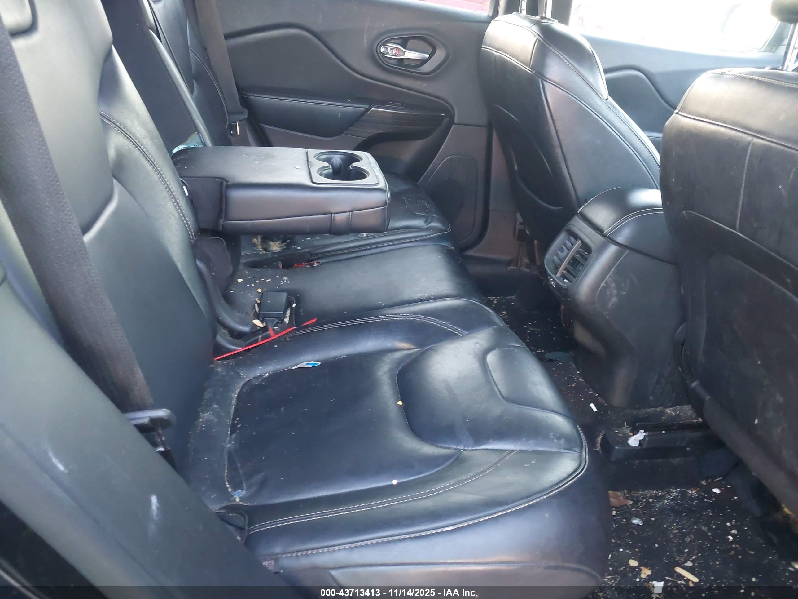 JEEP CHEROKEE image 8