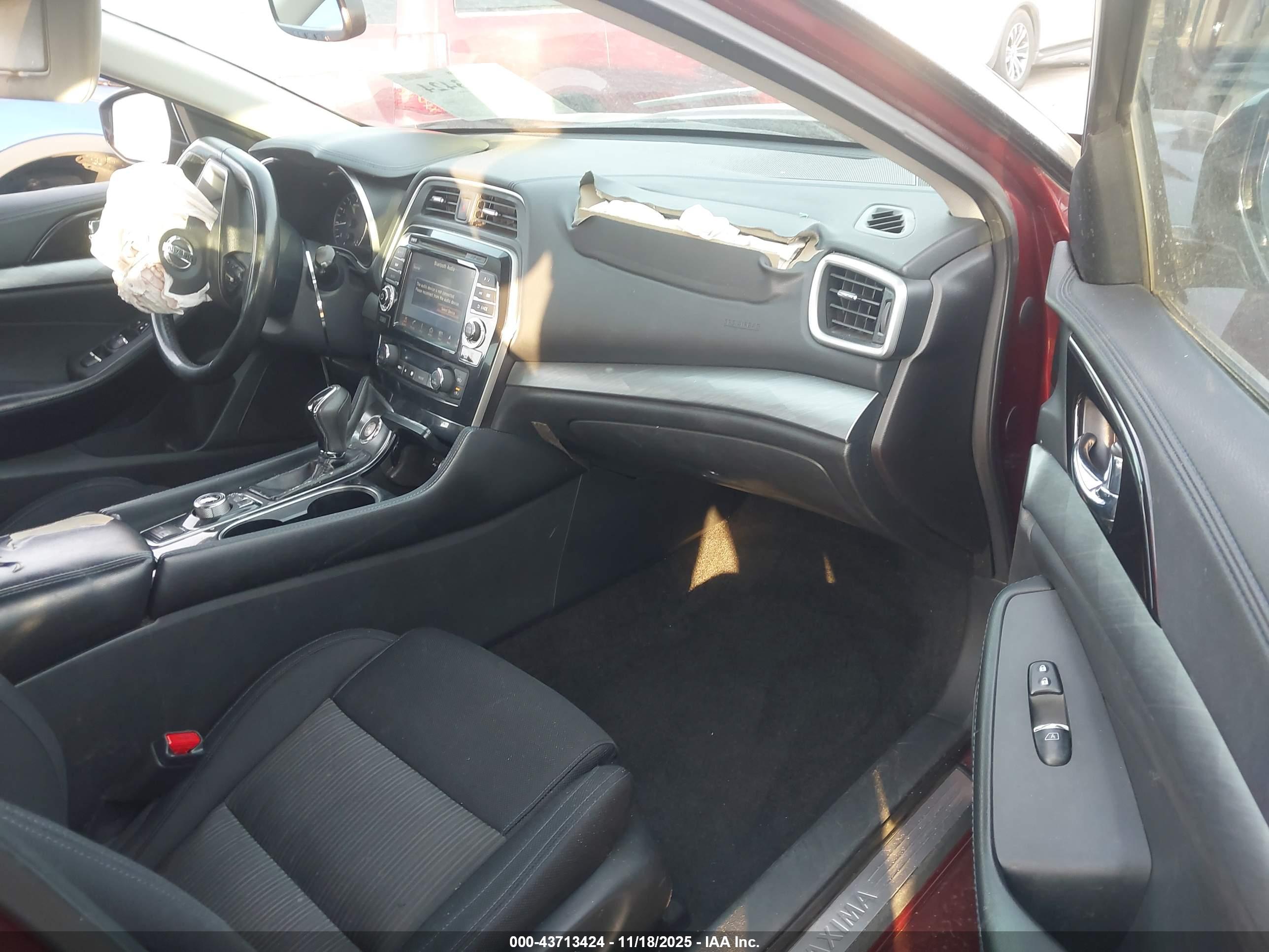NISSAN MAXIMA image 5
