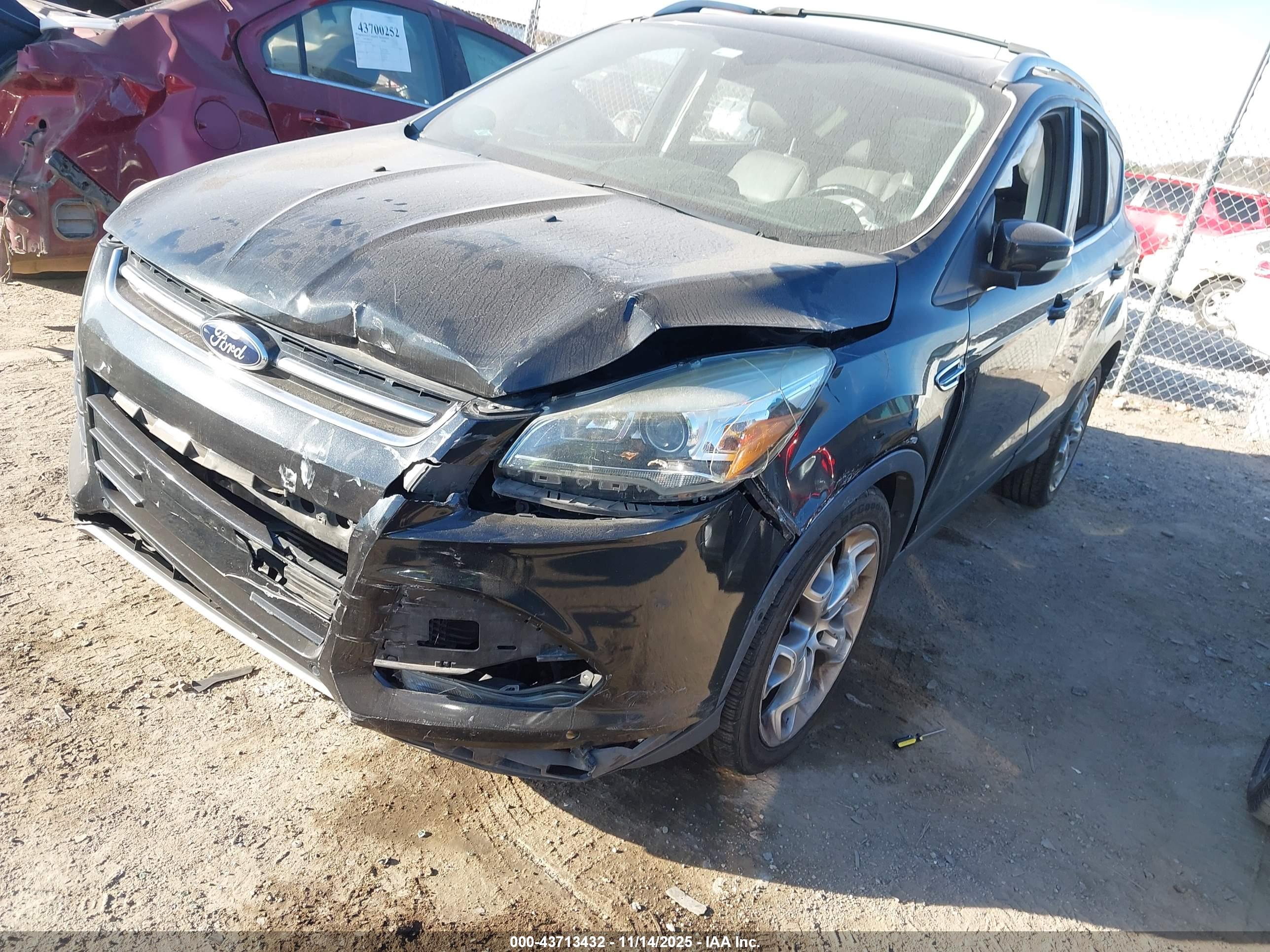 FORD ESCAPE image 2