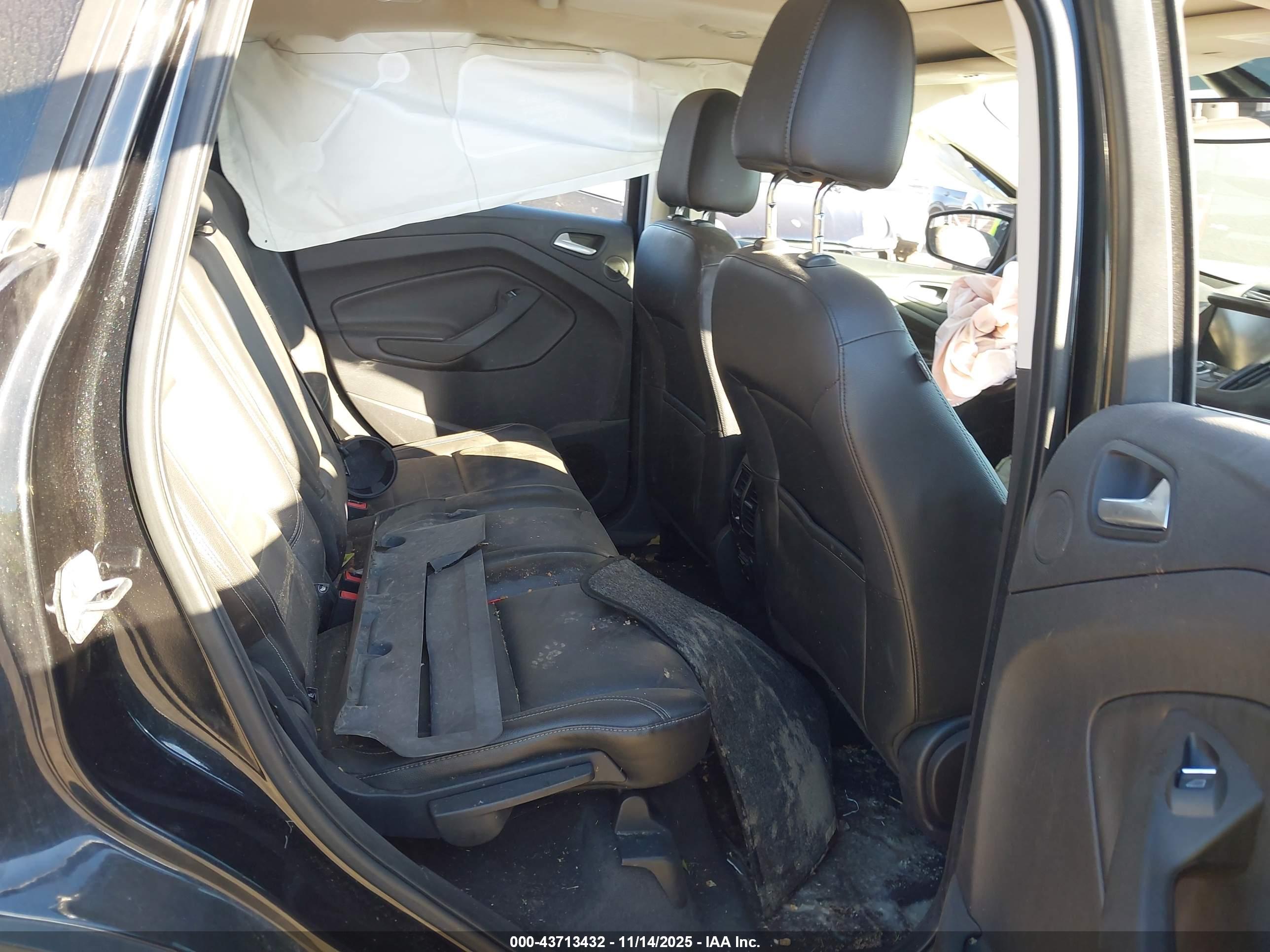 FORD ESCAPE image 8