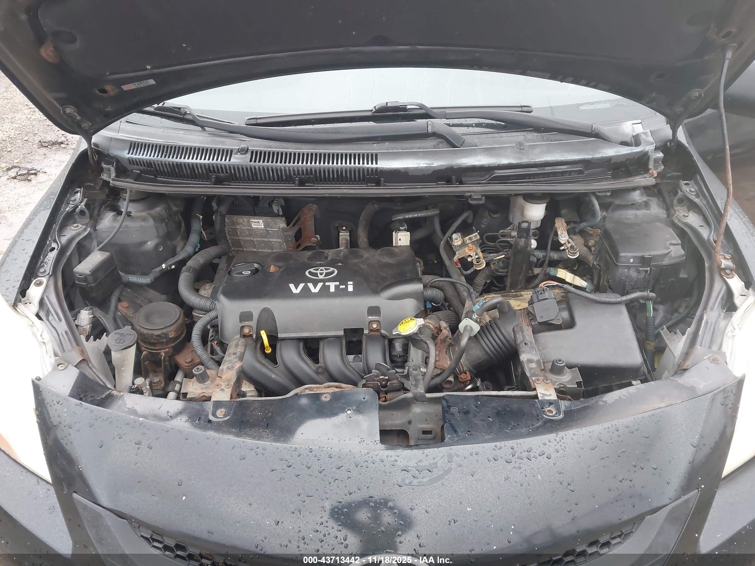 TOYOTA YARIS image 10