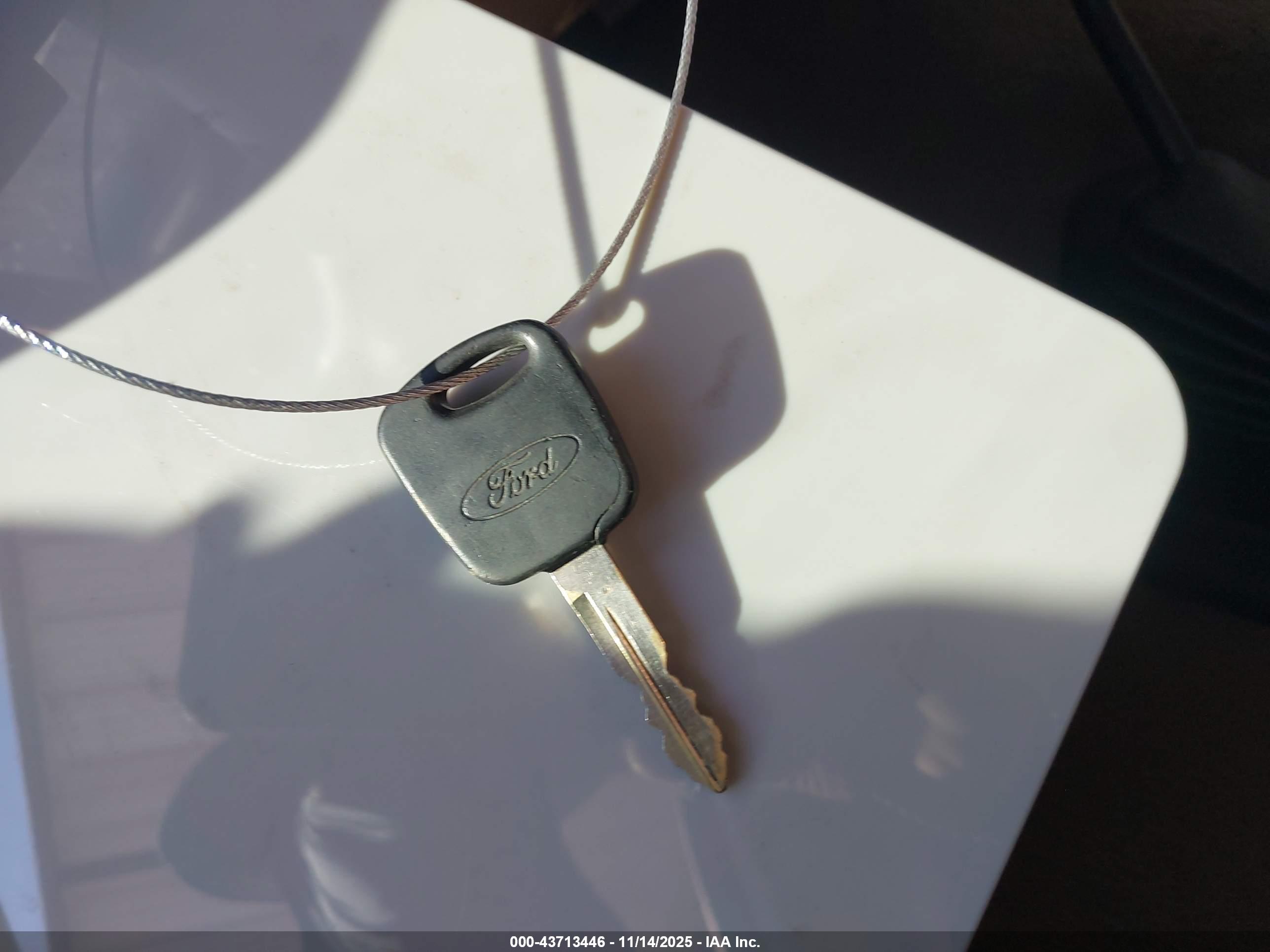 FORD EXCURSION image 11