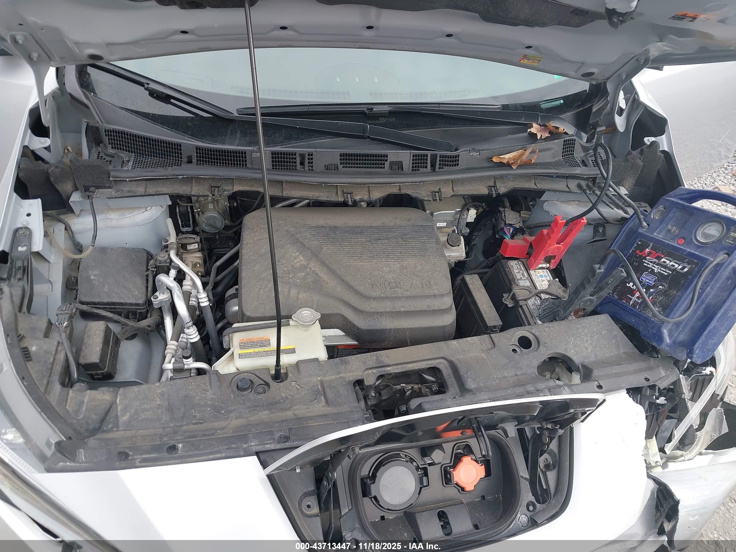 NISSAN LEAF image 10
