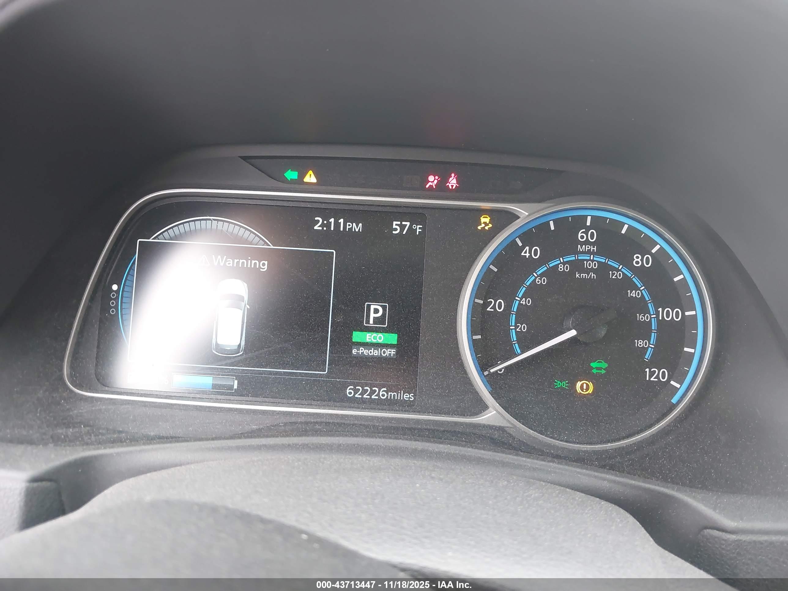 NISSAN LEAF image 7