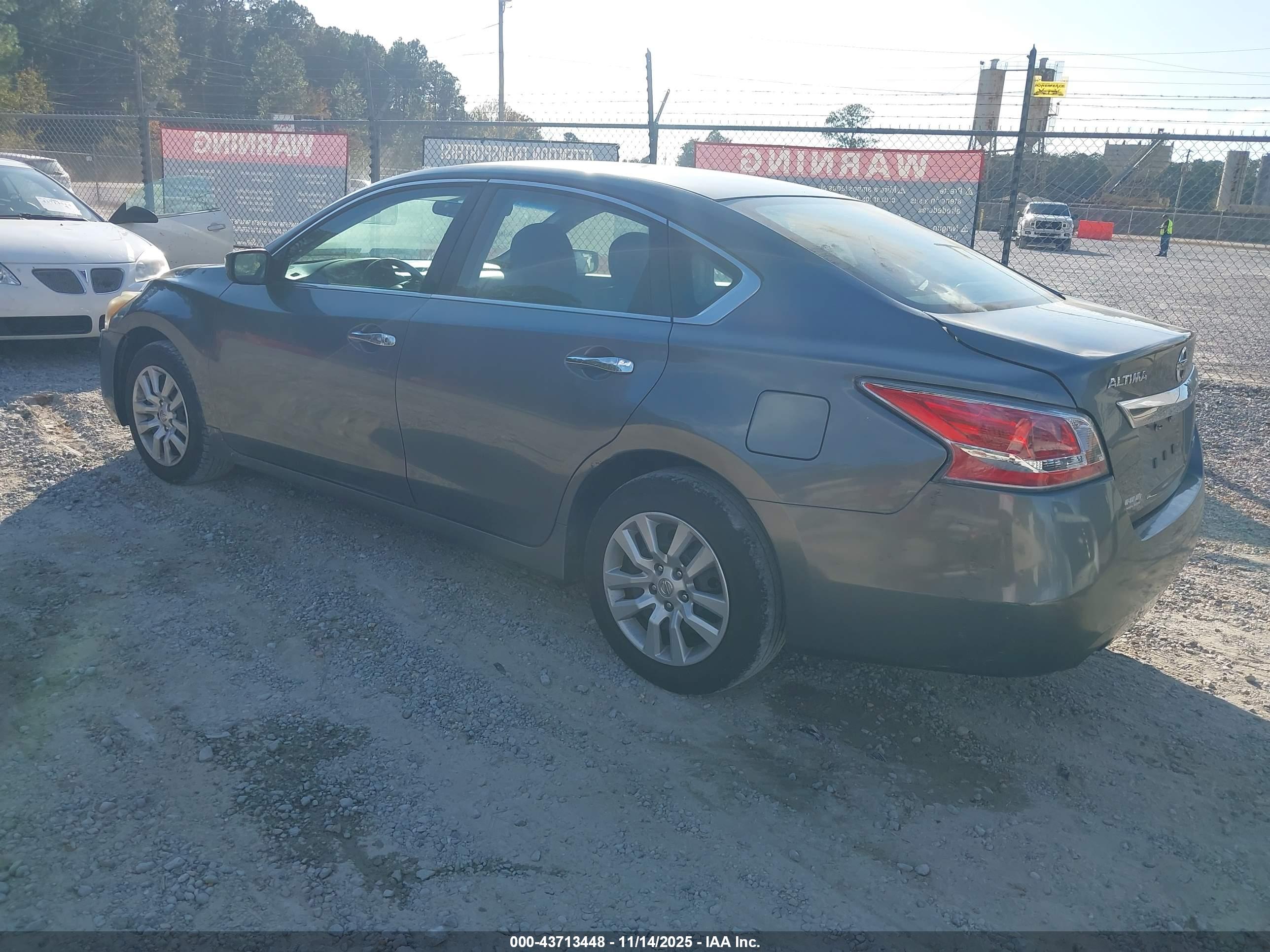 NISSAN ALTIMA image 3